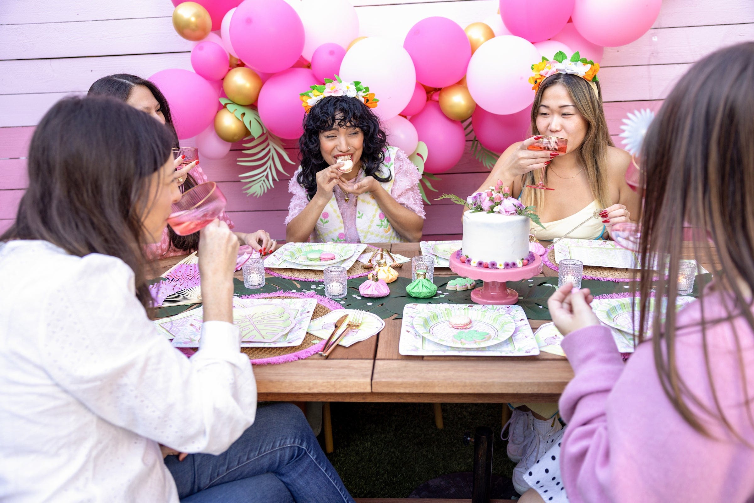 Cabana Club Balloon Garland (94 Ct)