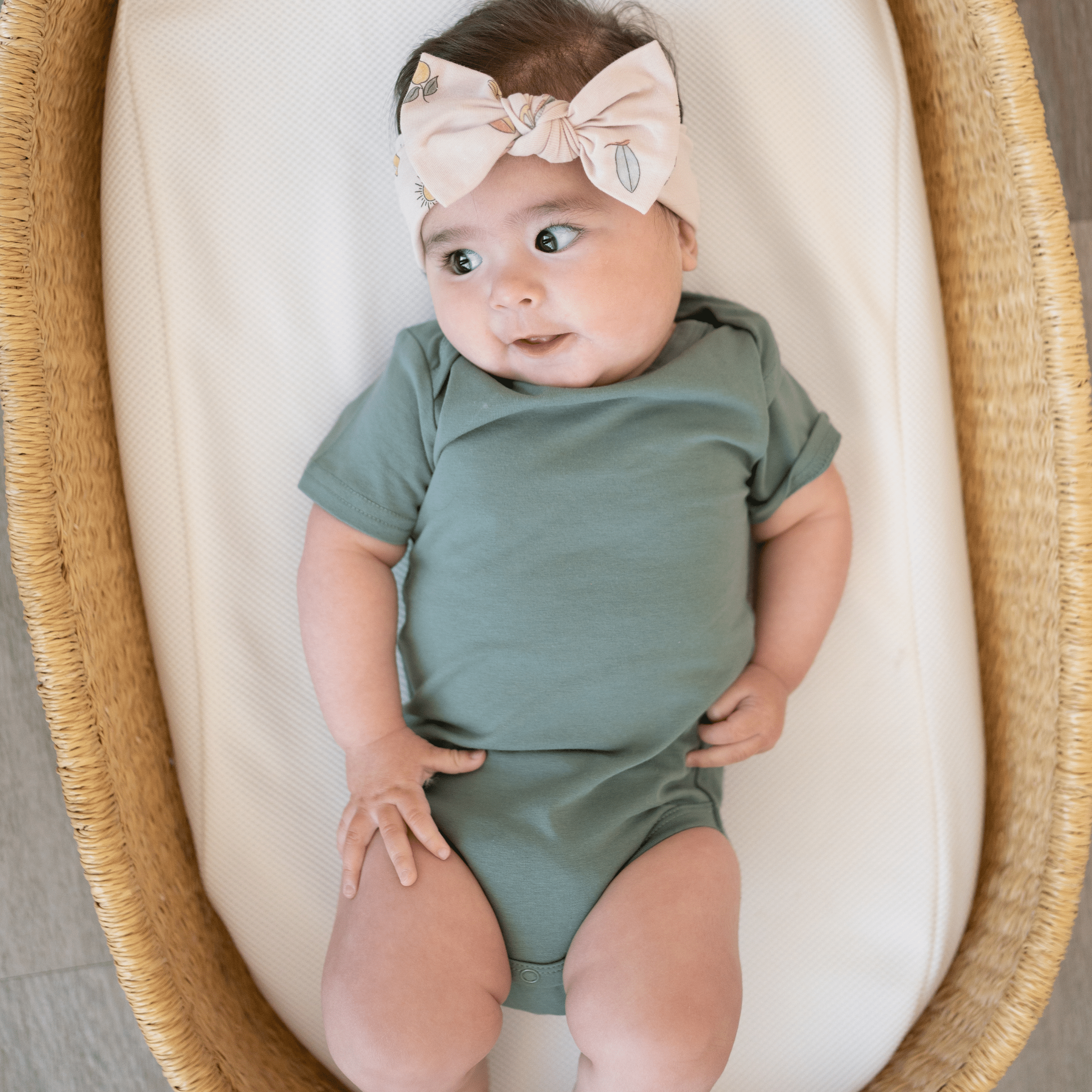 Organic Cotton Short Sleeve Bodysuit – Basil Green