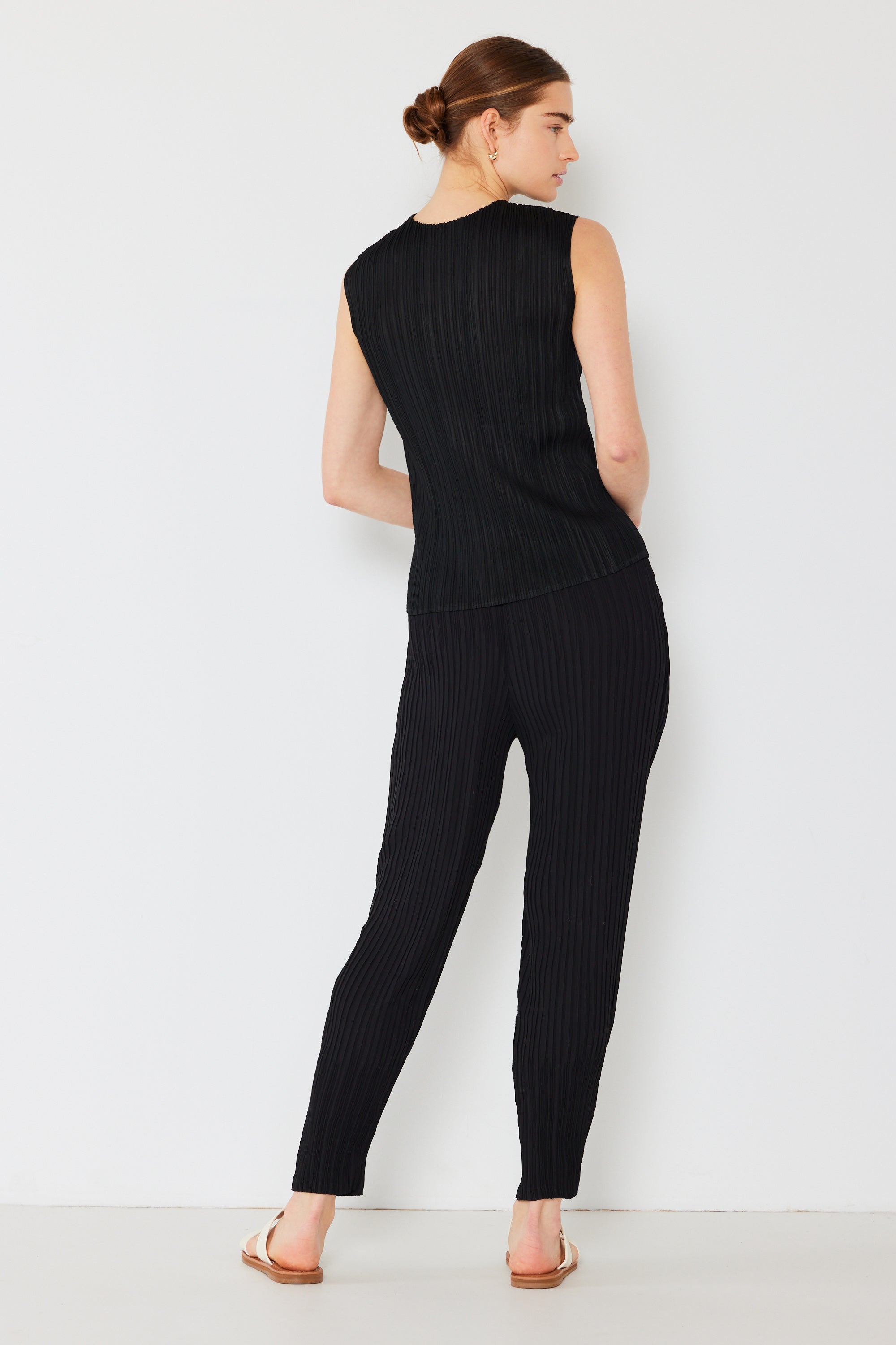 Pleated Relaxed-fit Slight Drop Crotch Pants - P04jg_black