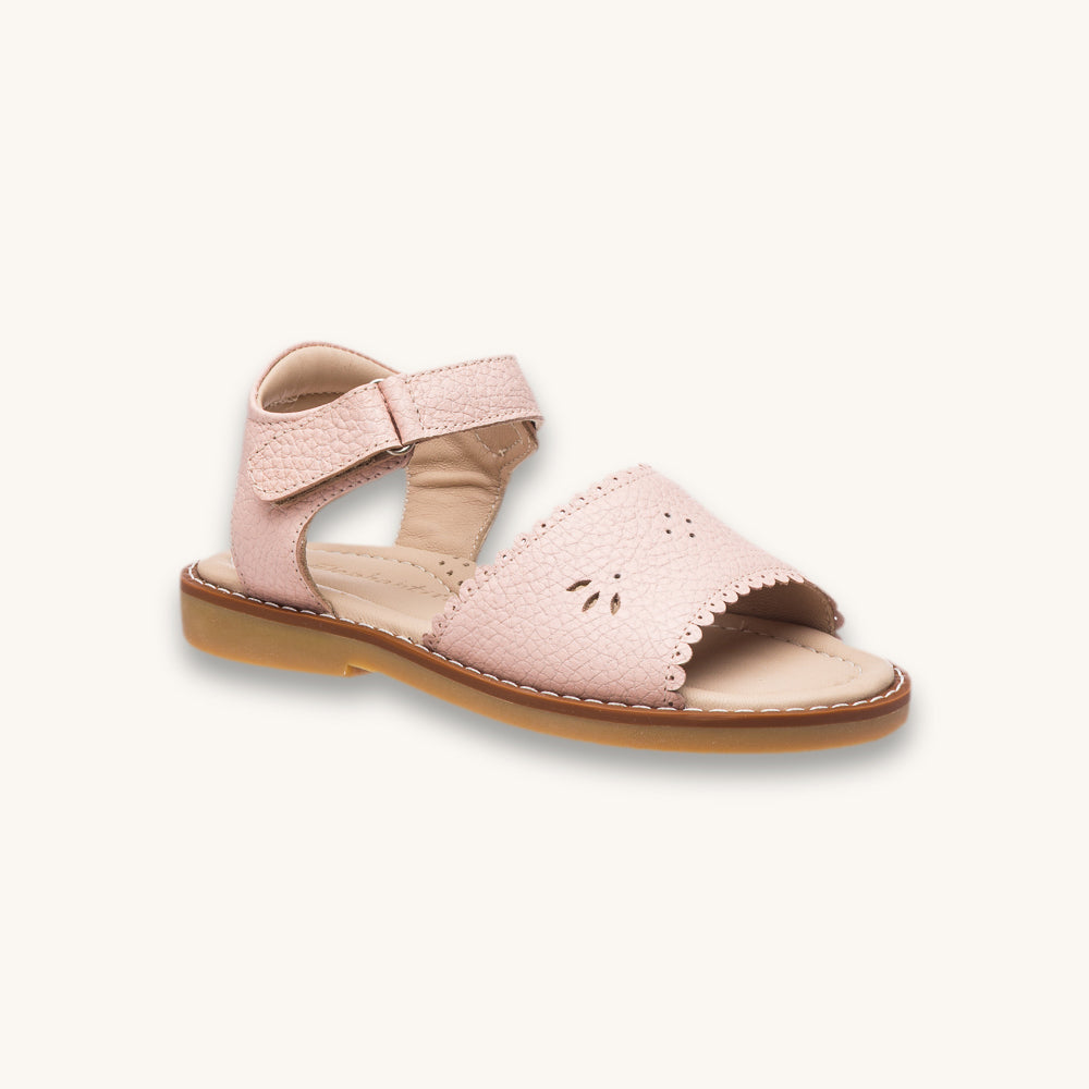 Classic Sandal With Scallop Pink