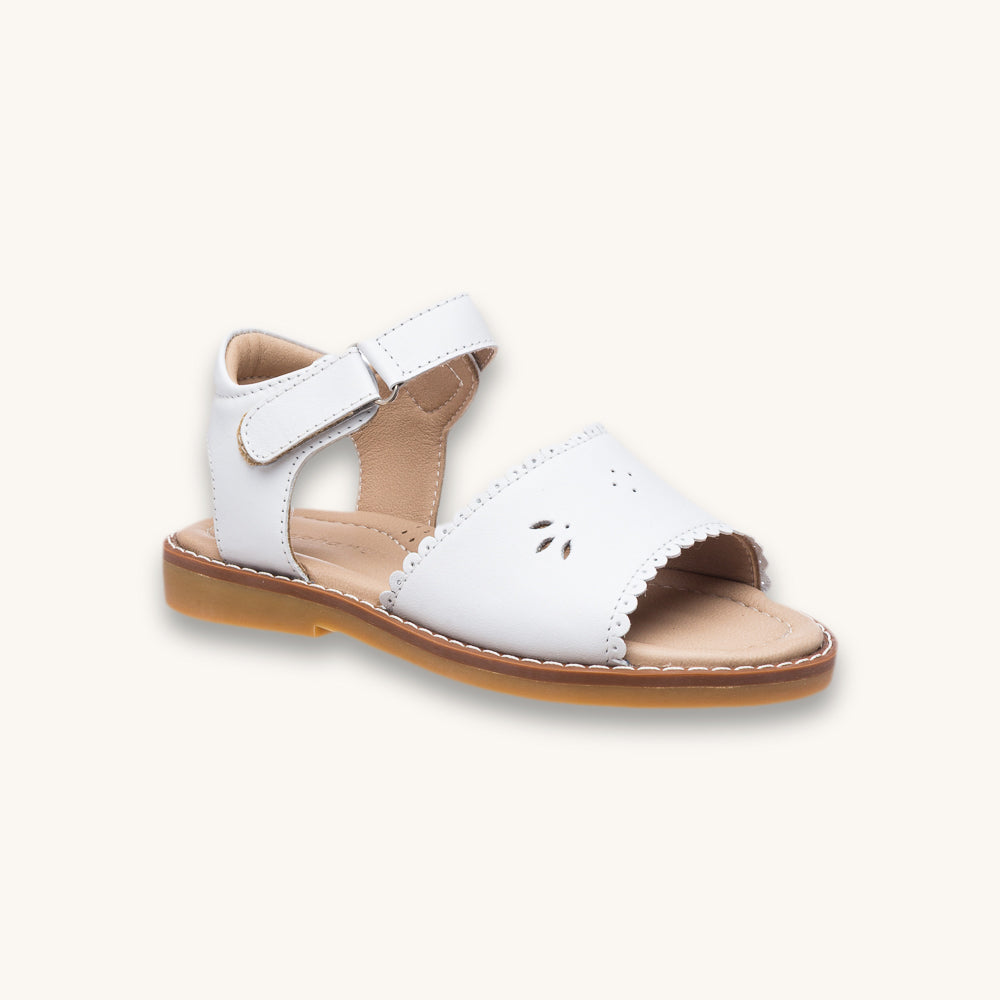 Classic Sandal With Scallop White