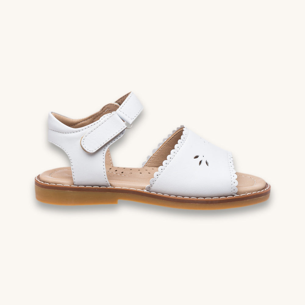 Classic Sandal With Scallop White