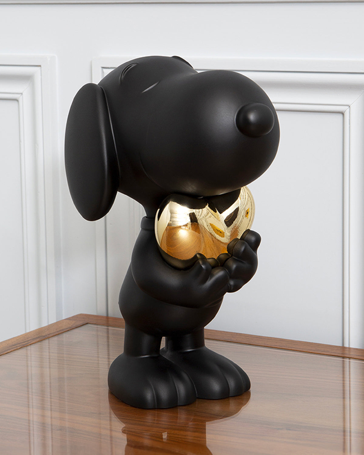 Snoopy Heart Matt Black With Chrome Gold Heart 21.5in