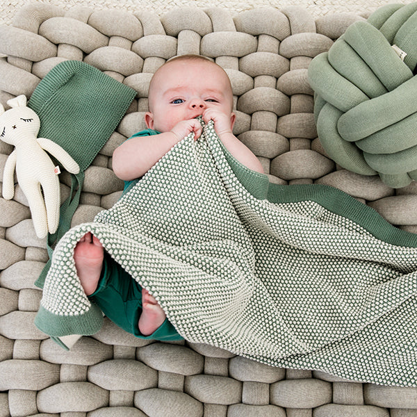Elegant Organic Cotton Baby Blanket And Bonnet Set