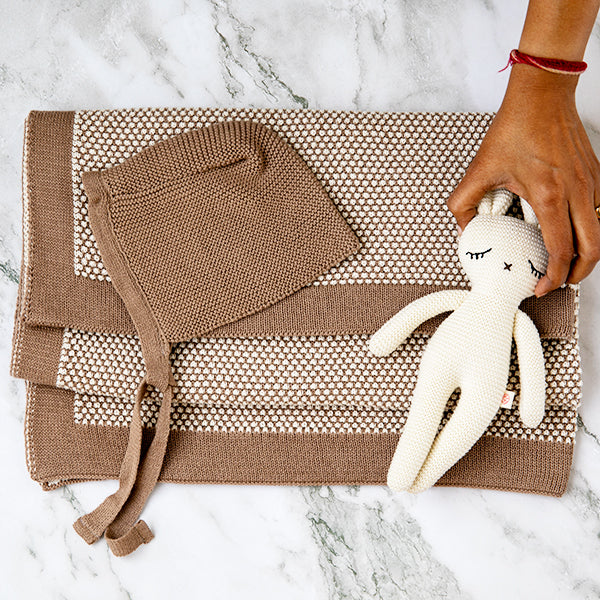 Elegant Organic Cotton Baby Blanket And Bonnet Set