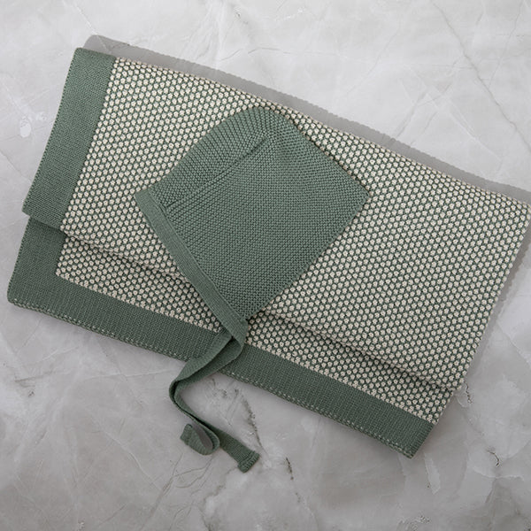 Elegant Organic Cotton Baby Blanket And Bonnet Set