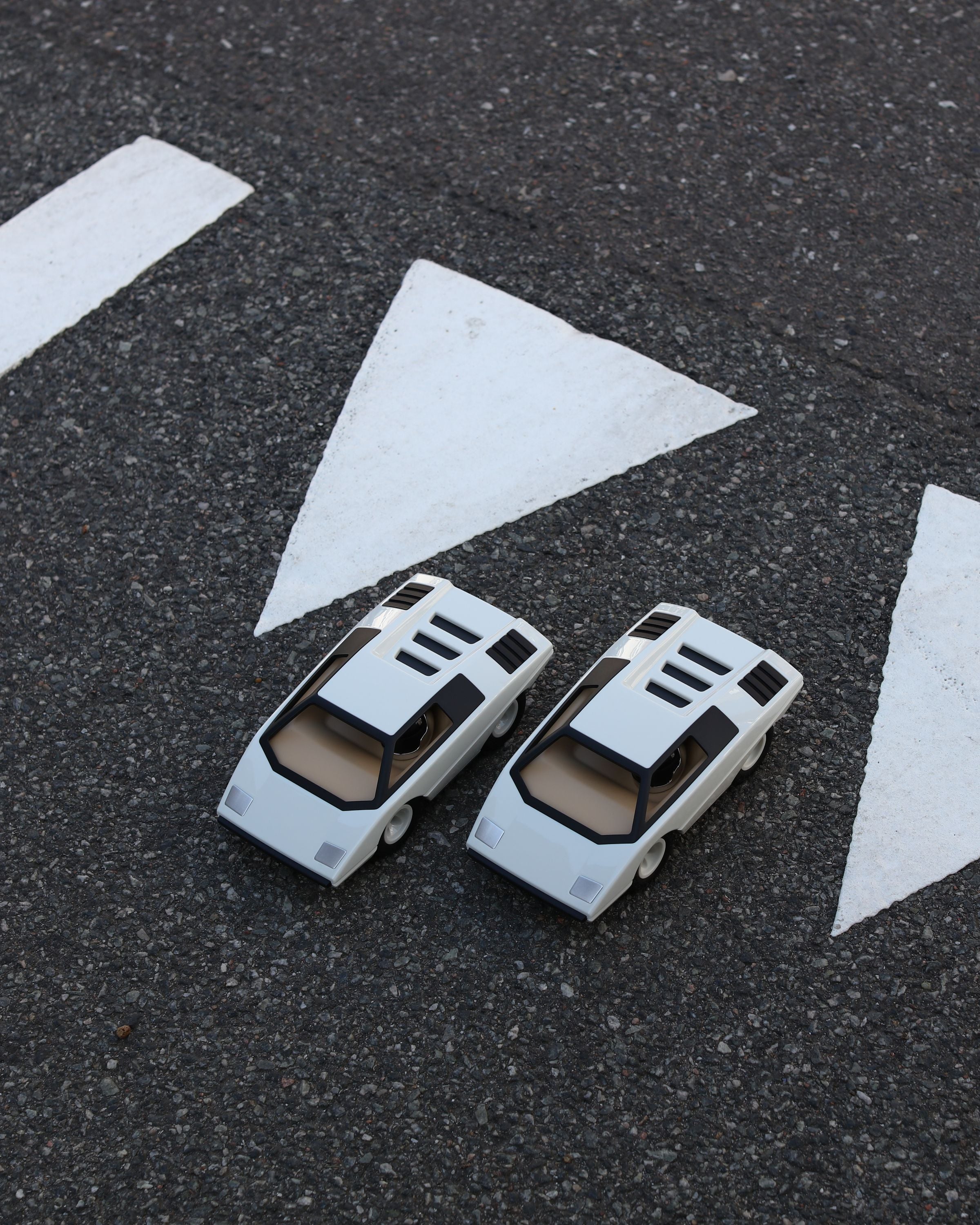 Car Ufo Colomba White