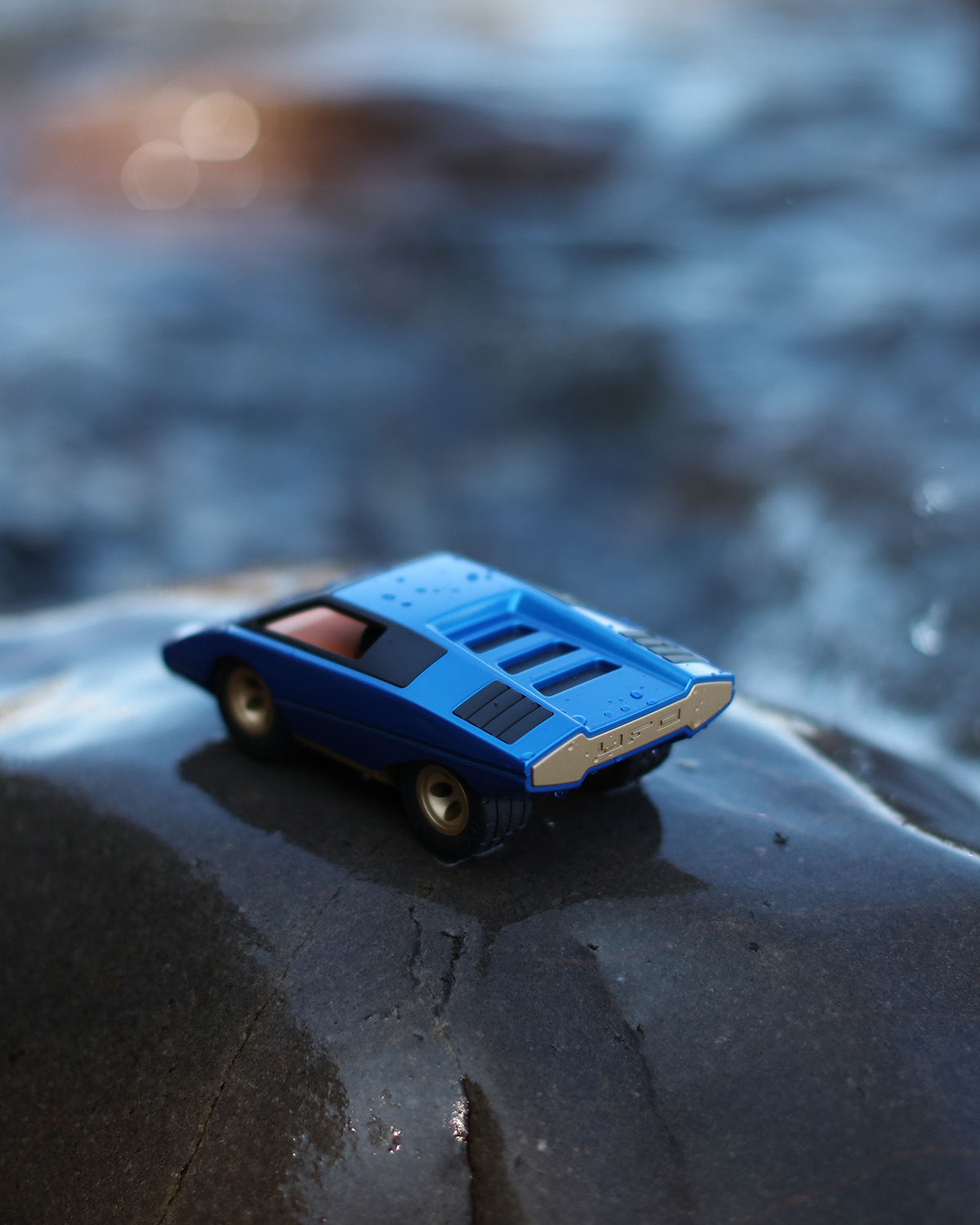 Car Ufo Leonessa Blue