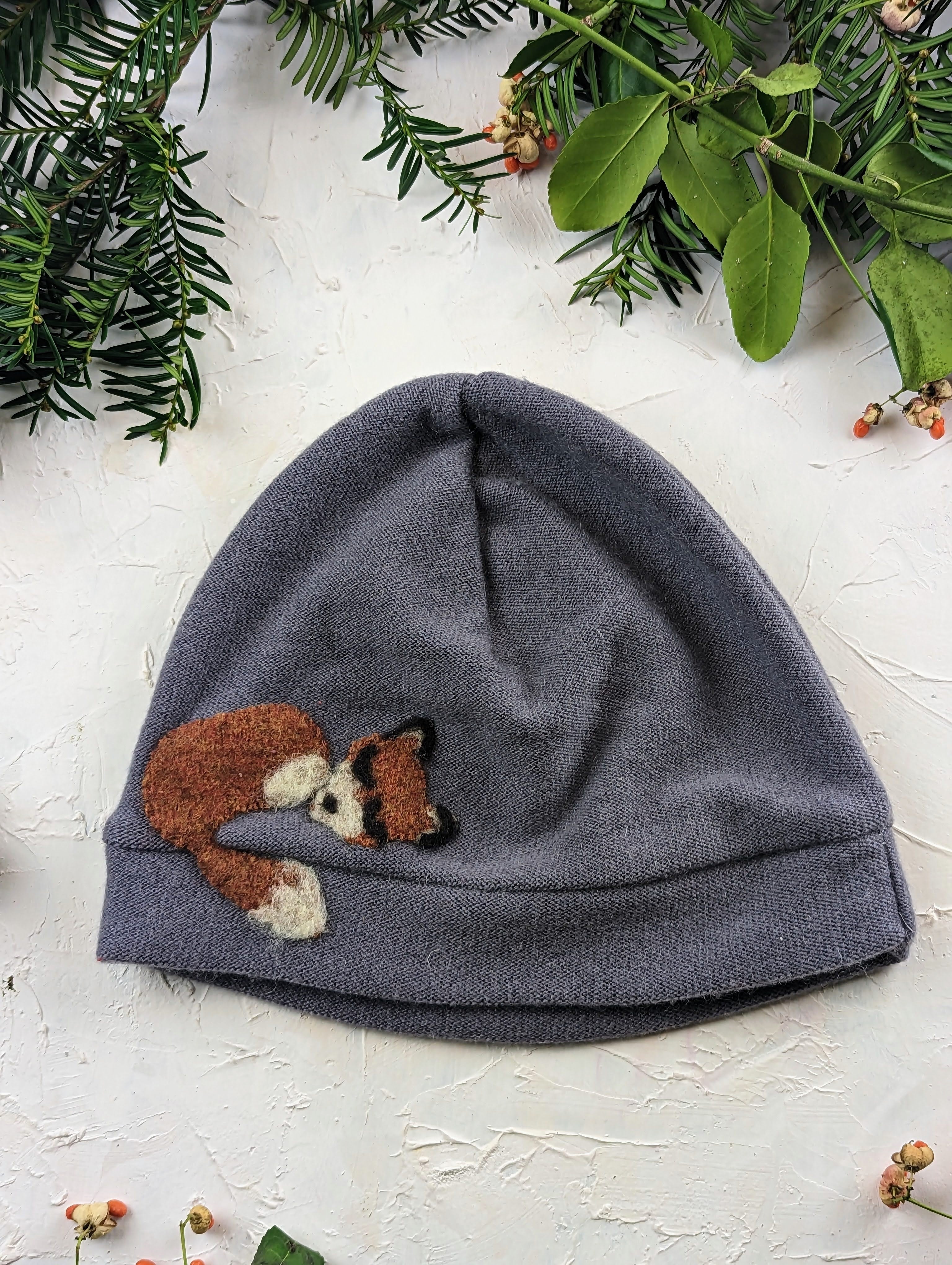 Sleeping Fox Cashmere Hat - Adult/big Kid