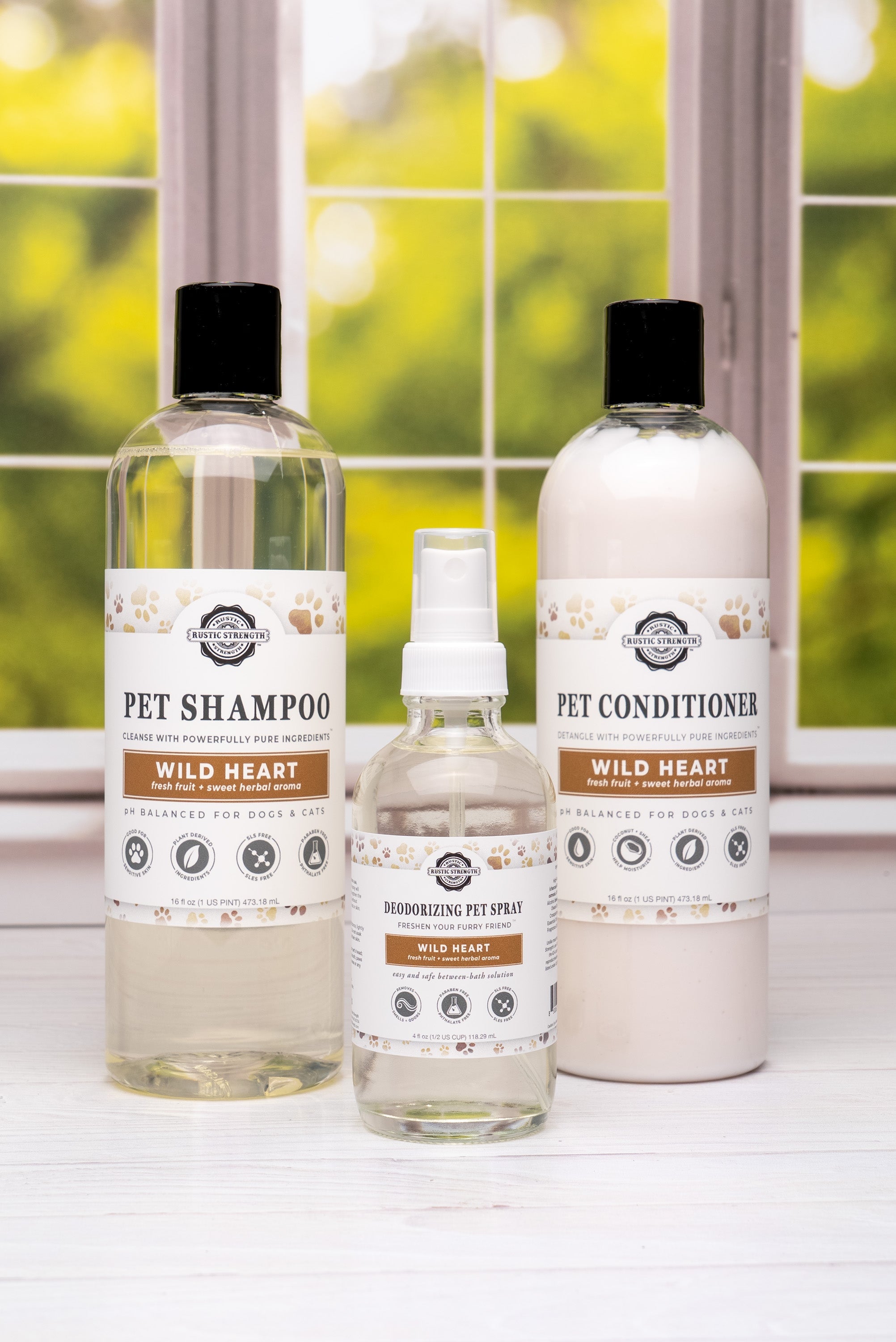 Deodorizing Pet Spray | The Between-wash Wonder