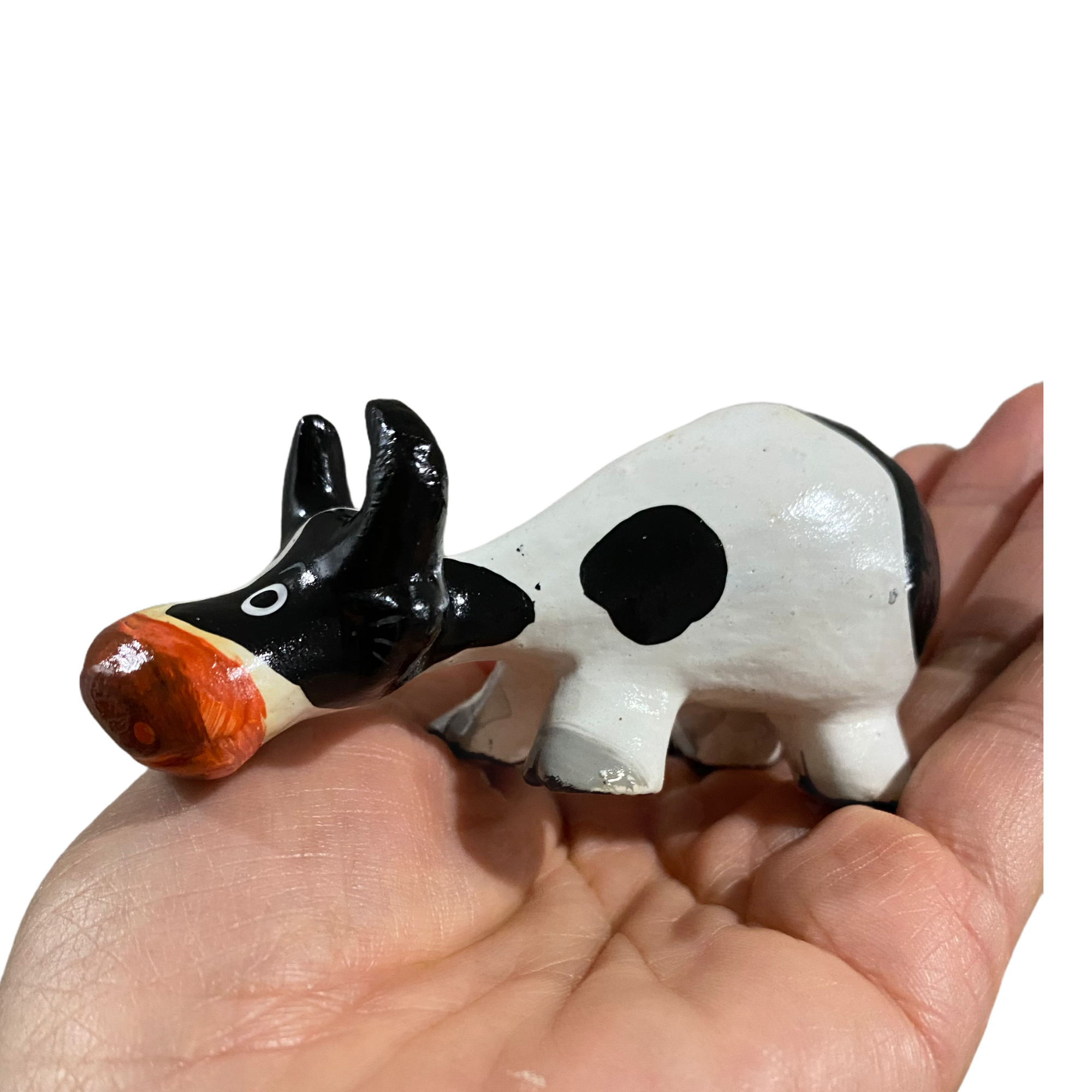 Wooden-cow-shelf-figurine-decoration