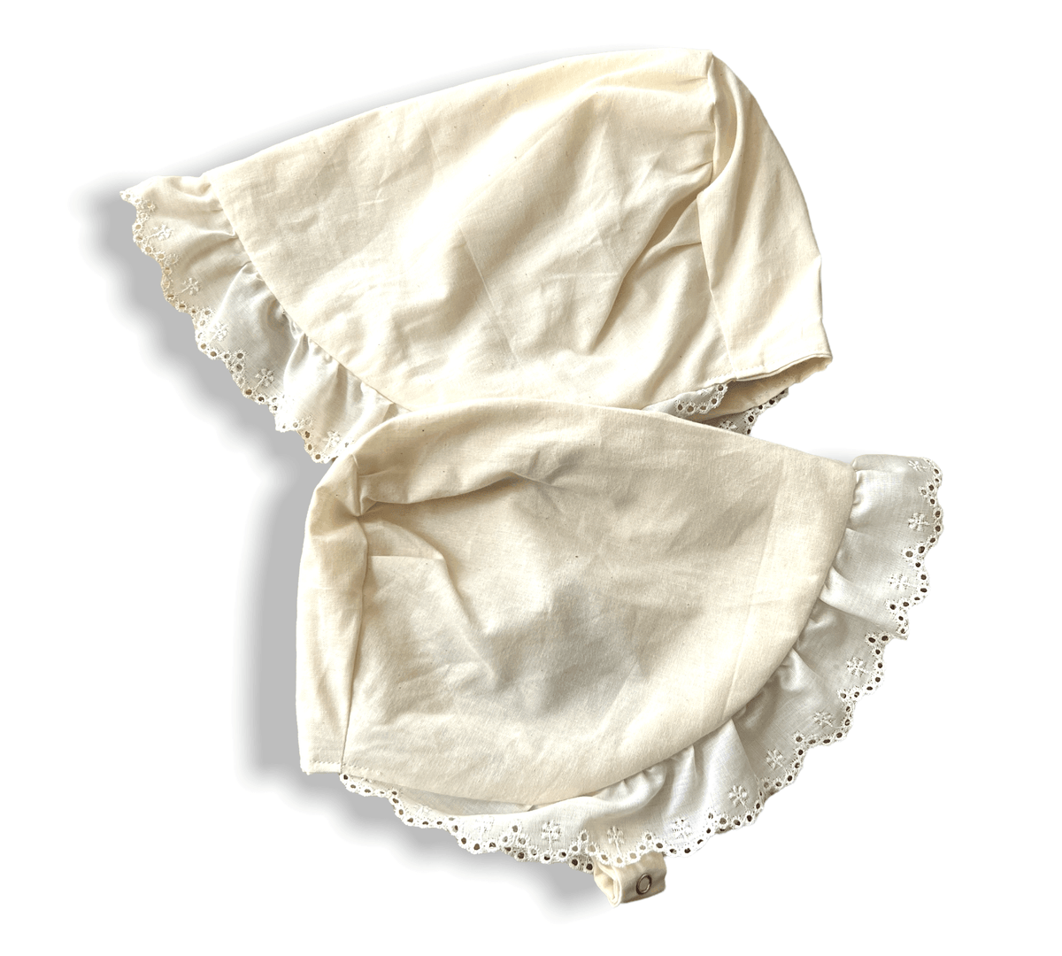 Bonnet In Ivory Eyelet Ruffles