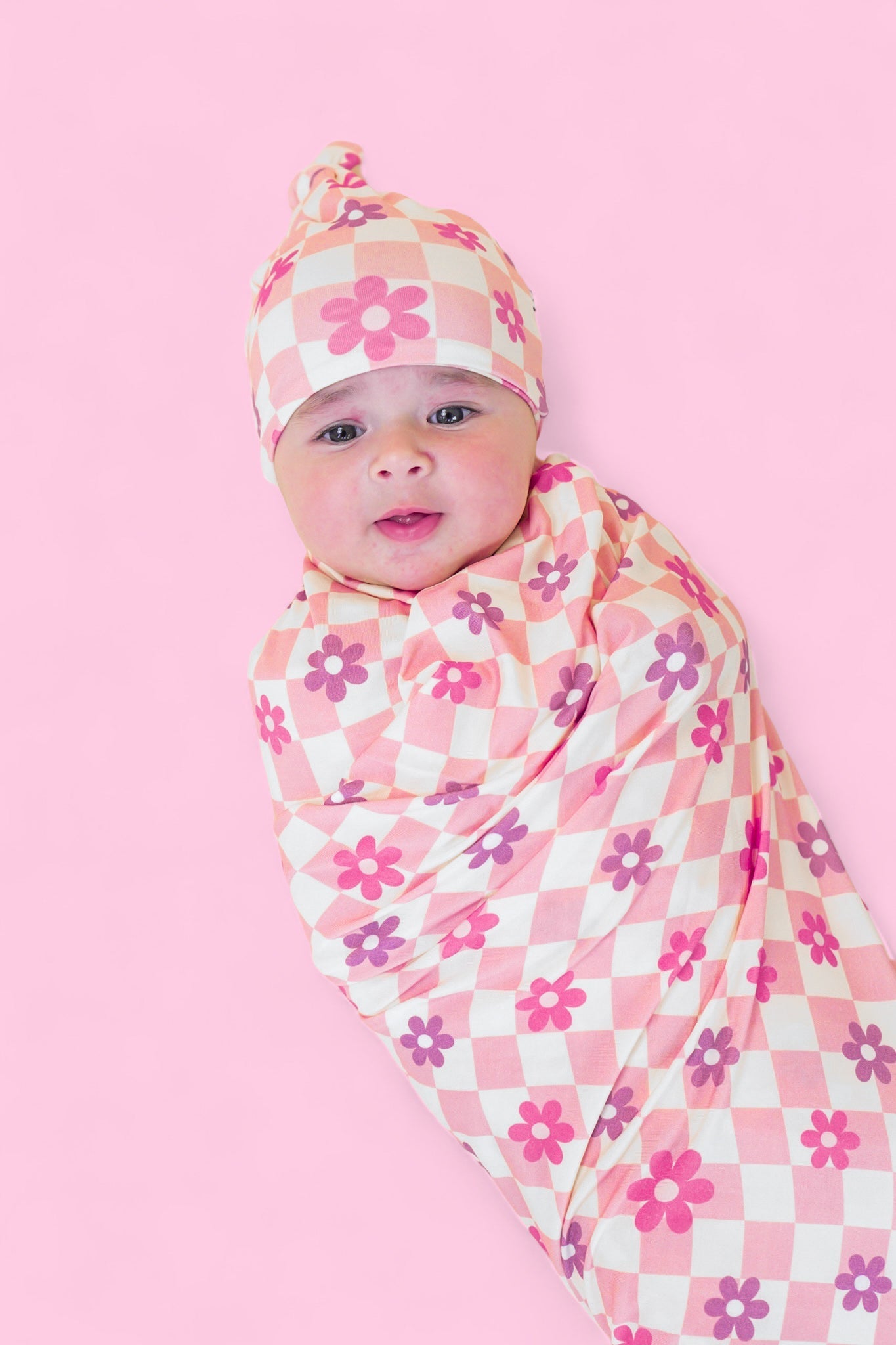 Wavey Daisy Checkers Dream Swaddle & Beanie