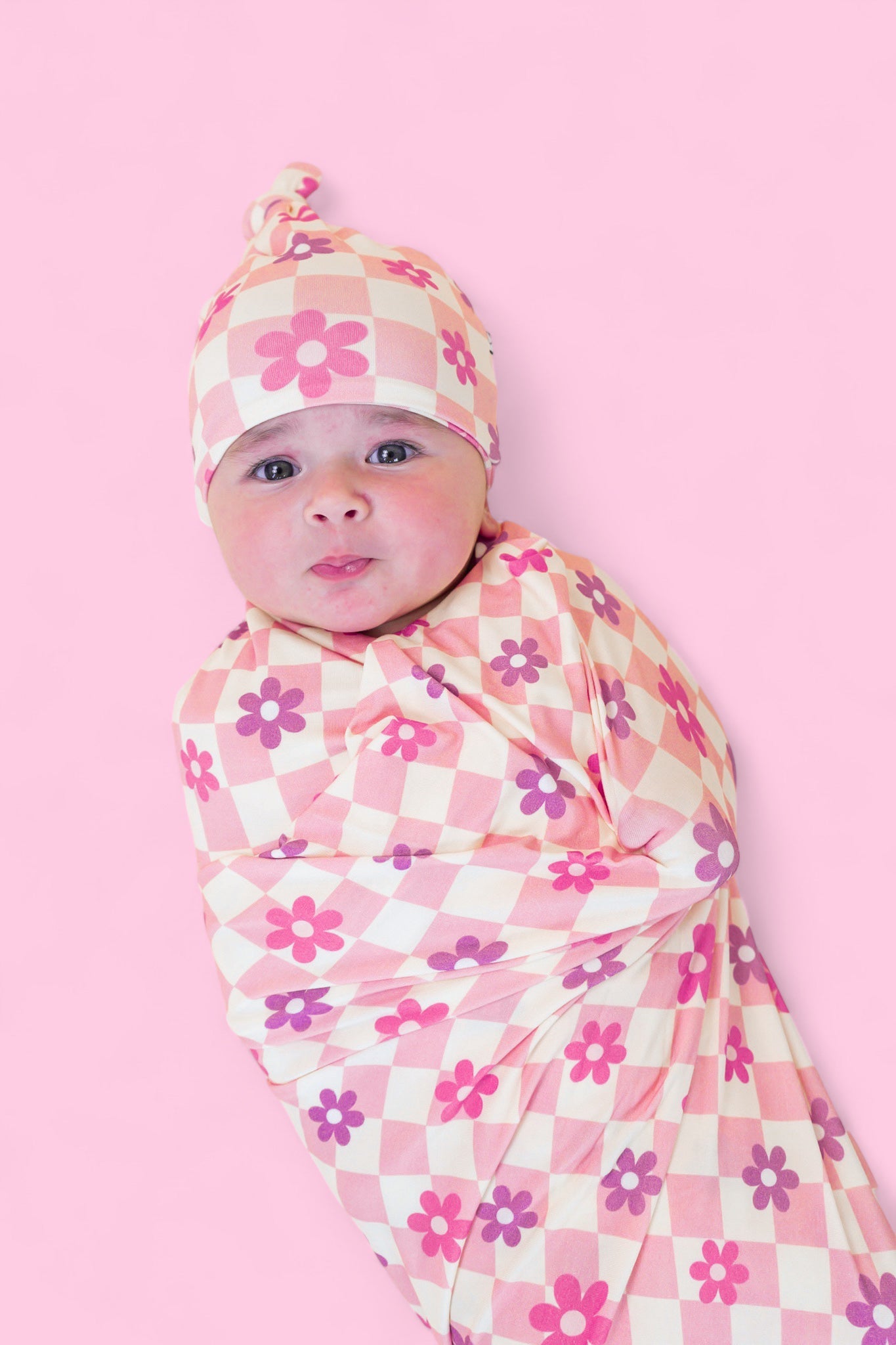 Wavey Daisy Checkers Dream Swaddle & Beanie