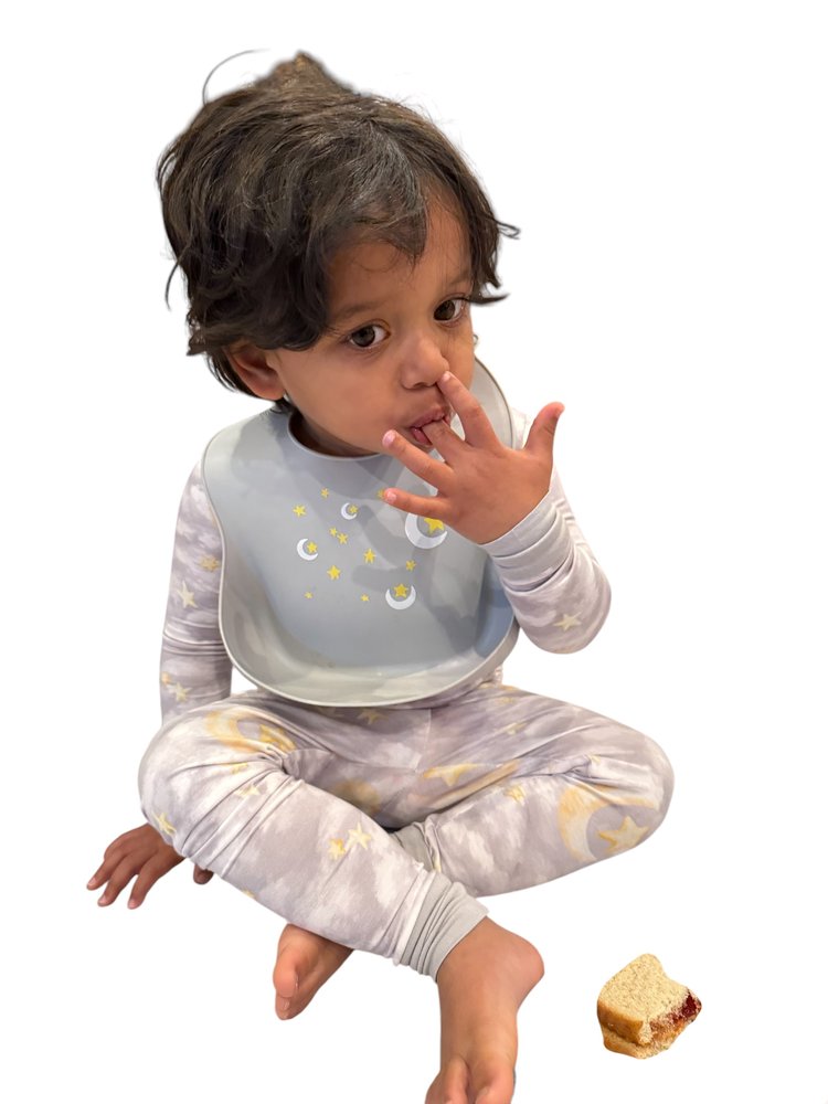 Sweet Dreams Baby Bib – Soft, Cute & Easy-clean Feeding Essential