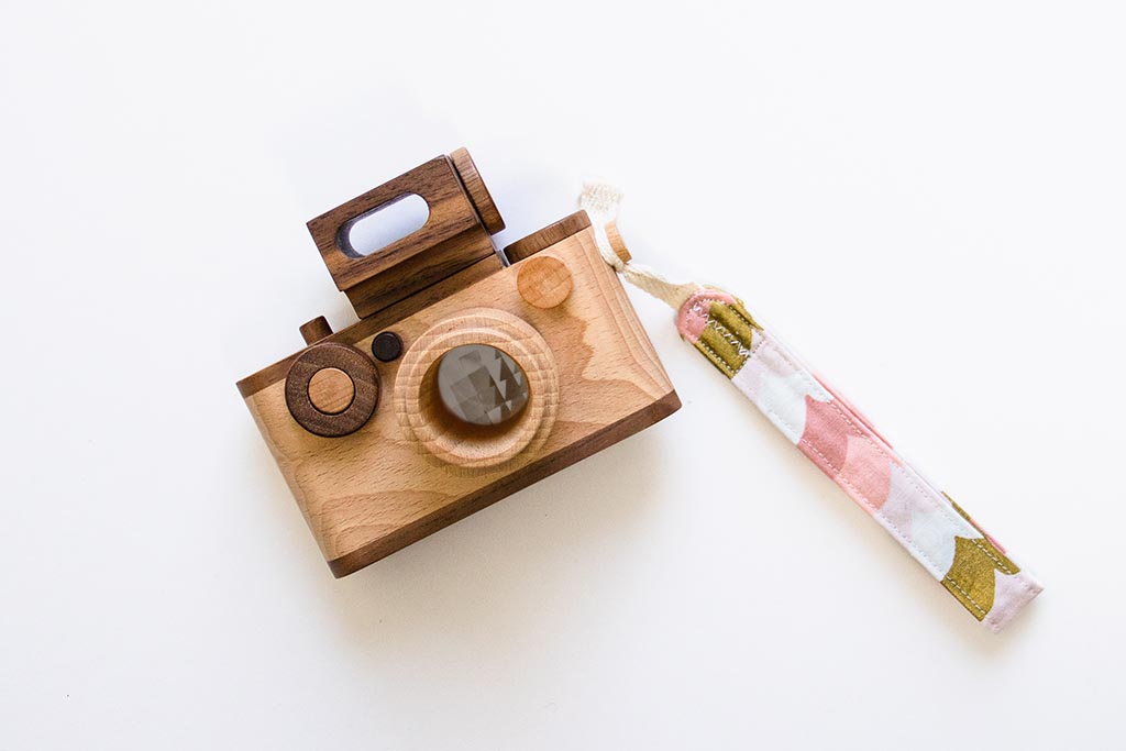 Limited Edition 35mm Wooden Toy Camera Handheld Strap