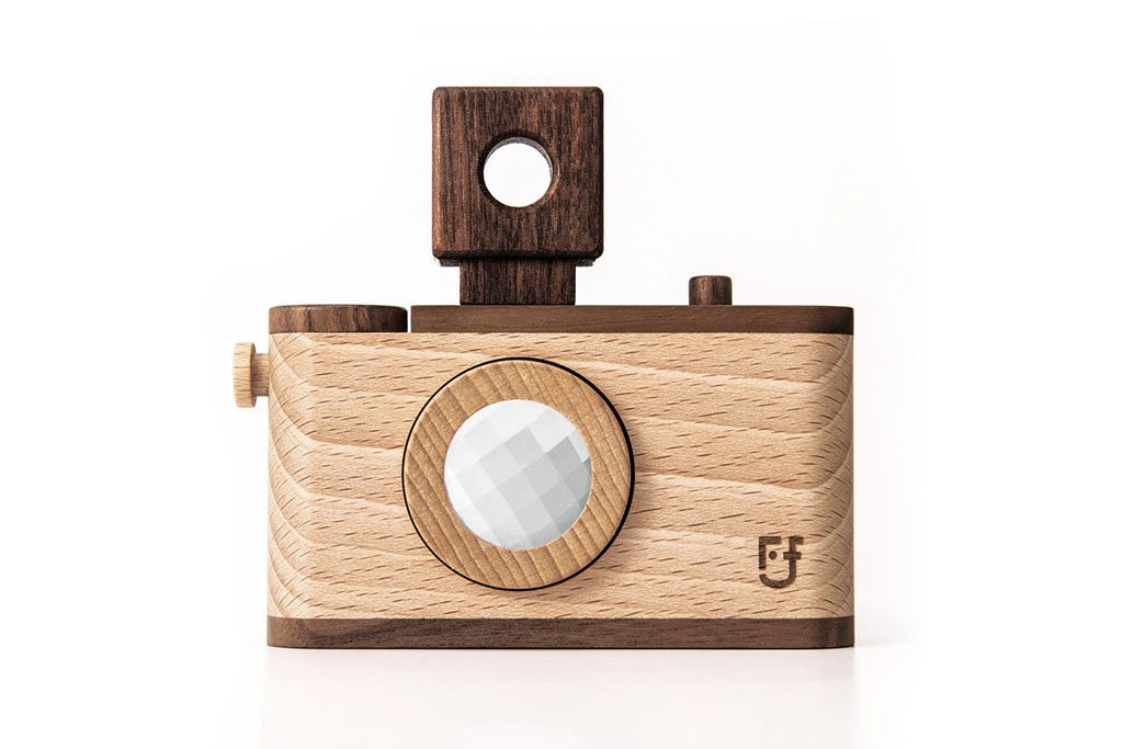 35mm Wooden Toy Camera - Original Style In Beech