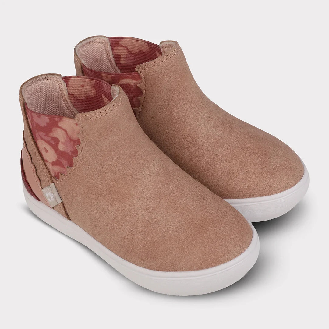 Quinta Girls Pull-on Boot