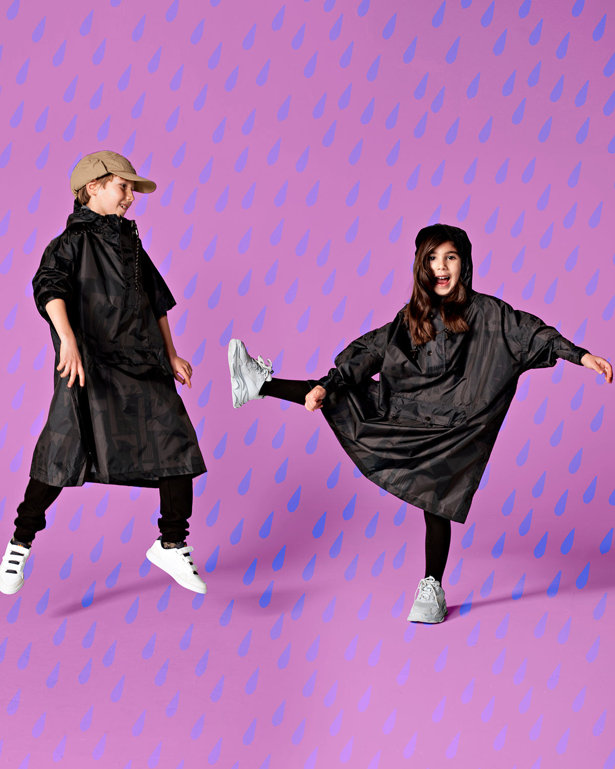 Kids Rain Poncho Back To Black Art Camo
