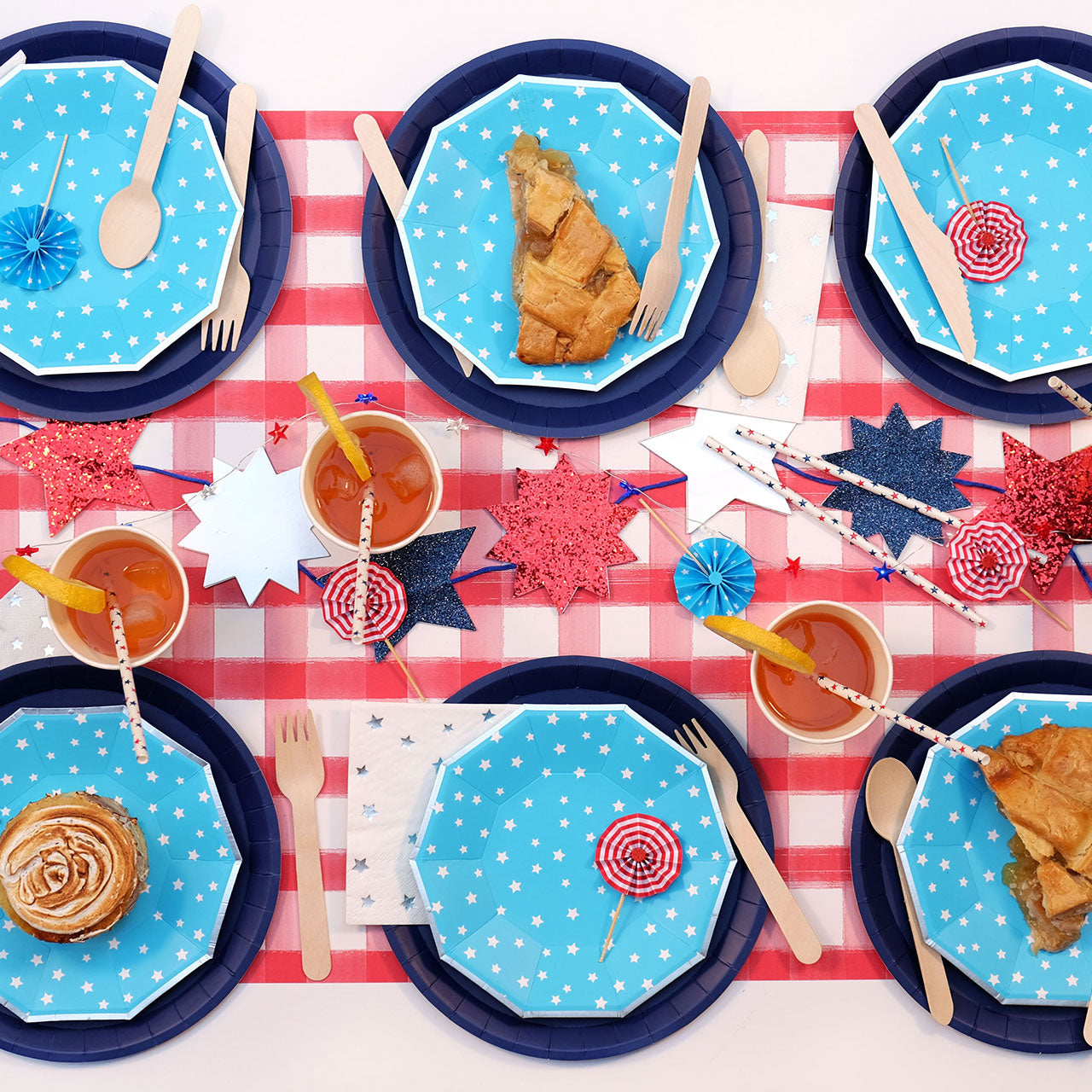 Lucky Stars Small Plates (10 Per Pack)
