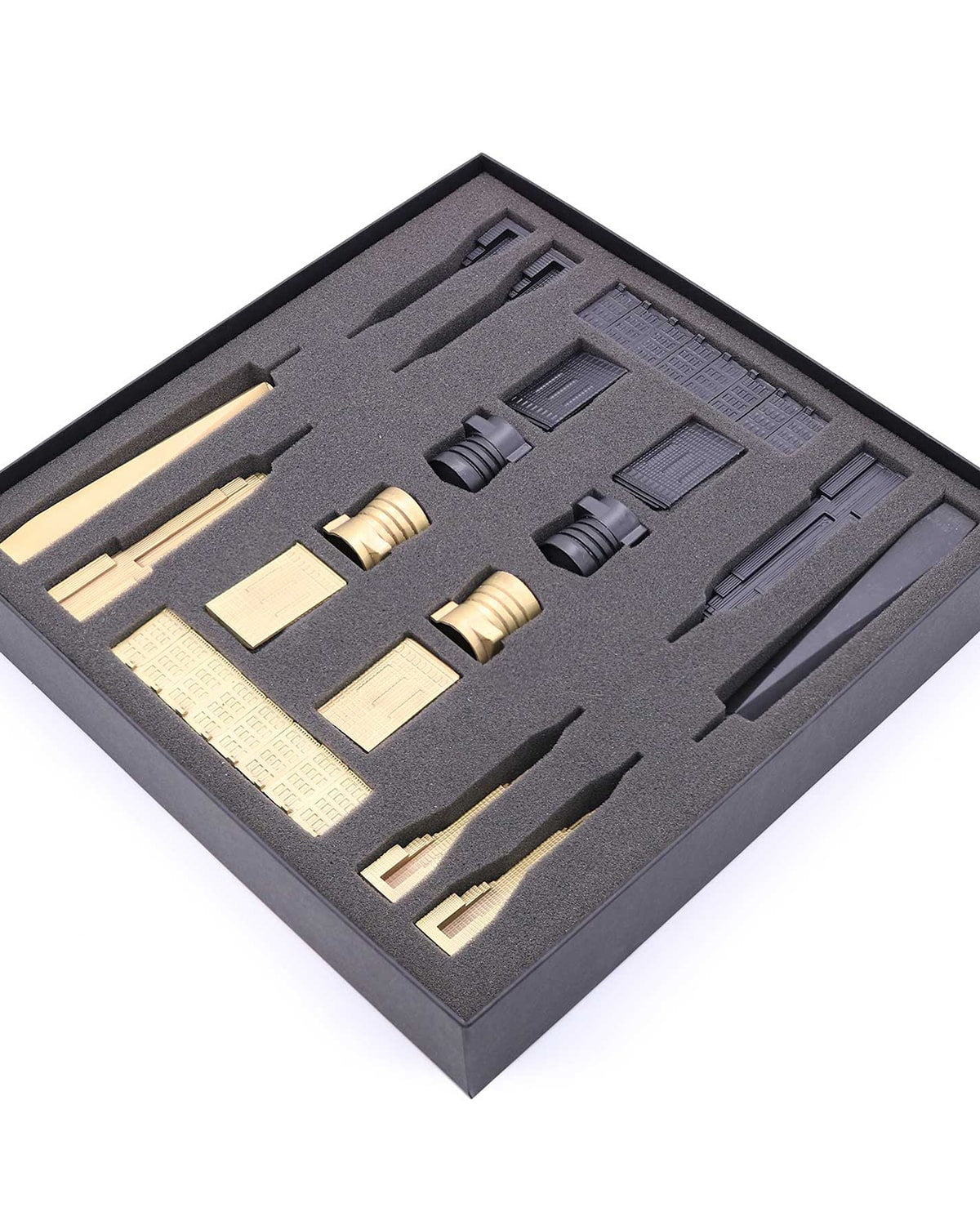Skyline Chess Chess Set Luxury Bronze New York Edition With Marble Hatch Board