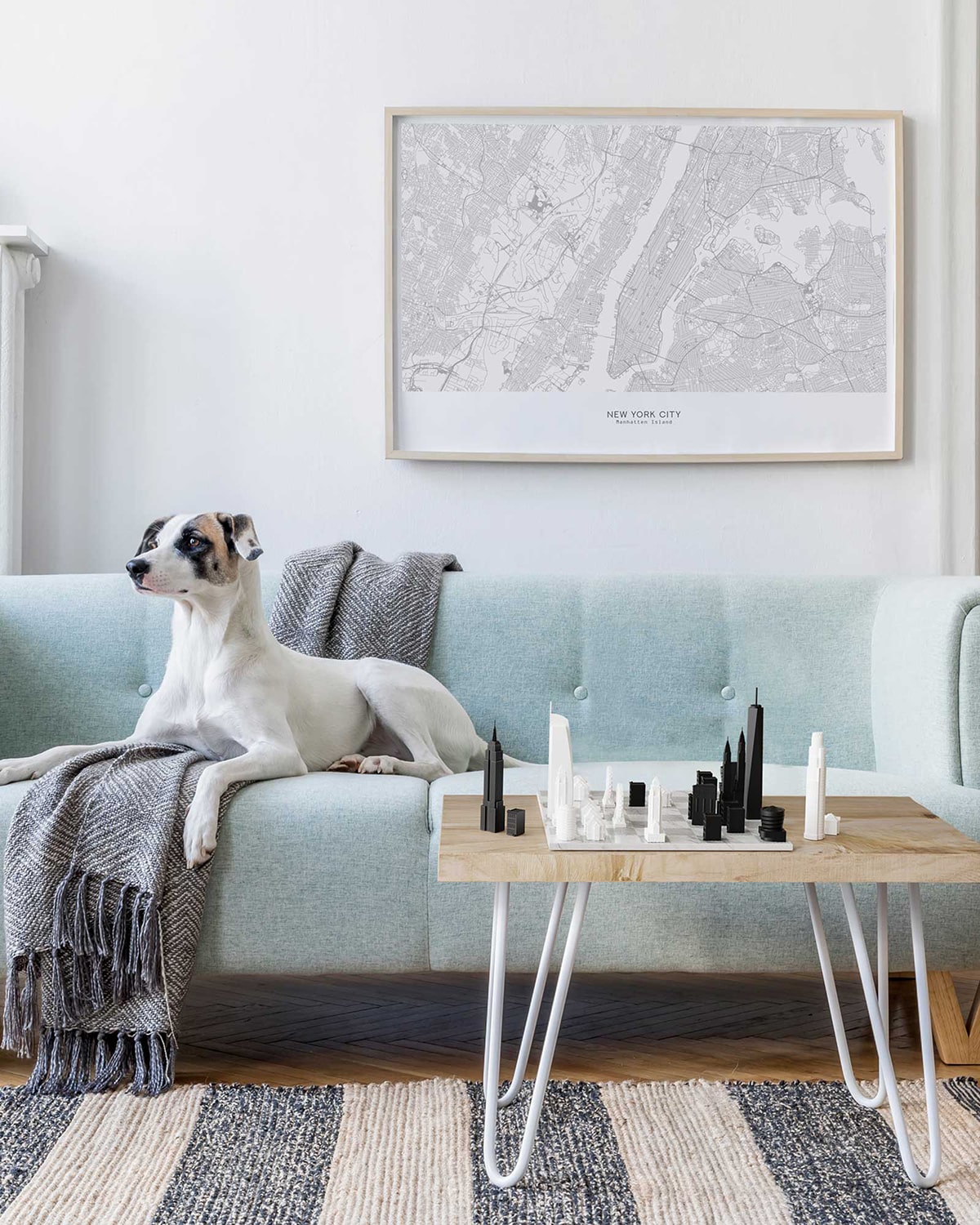 Skyline Chess Chess Set Acrylic New York Vs Los Angeles Edition With Wood Hatch Board