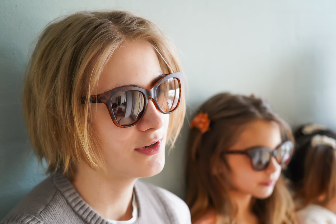 Iconic Wayfarer Ombre  | Polarized Sunglasses | Adult | 15+ Y | Tortoise