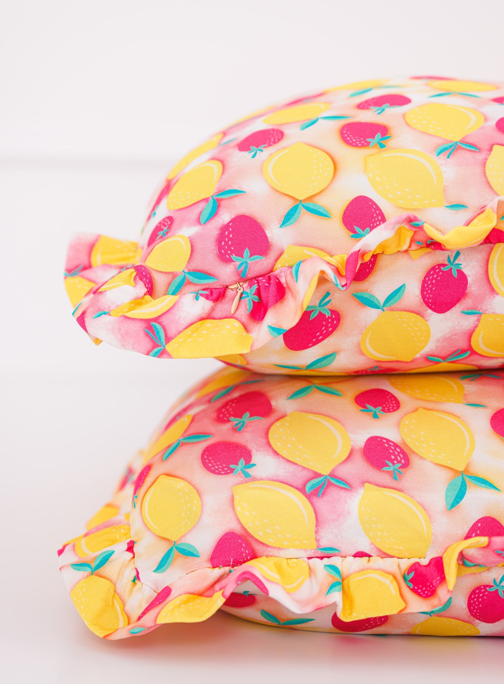 Summer Ruffle Zipper Pillowcase Set