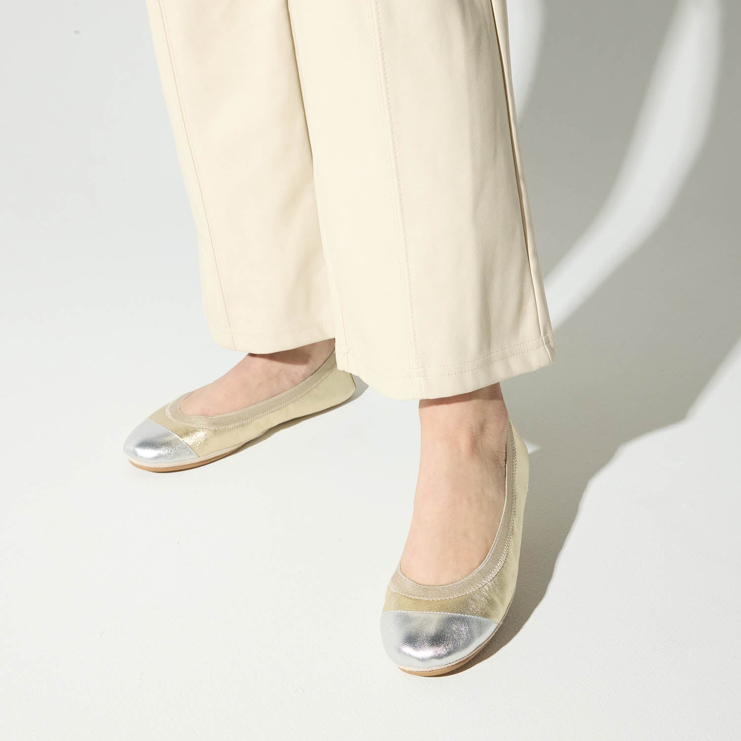 Samantha Foldable Ballet Flat In Gold & Silver