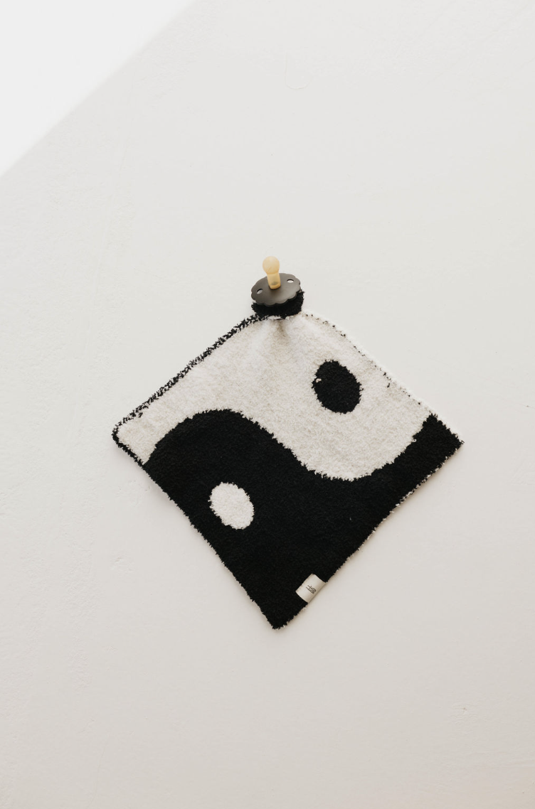 Lovey | Yin-yang