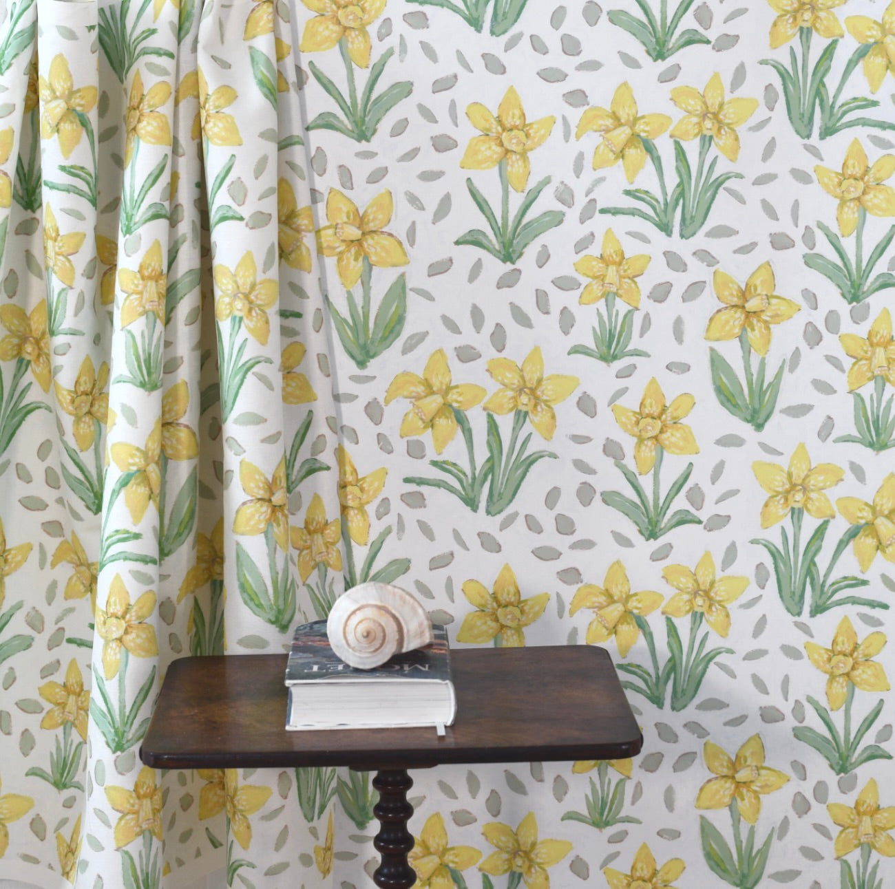 Daffodils For Jennings In White- Fabric