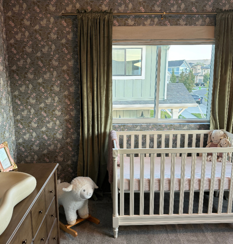 Lilla Wallpaper By Ali Anni