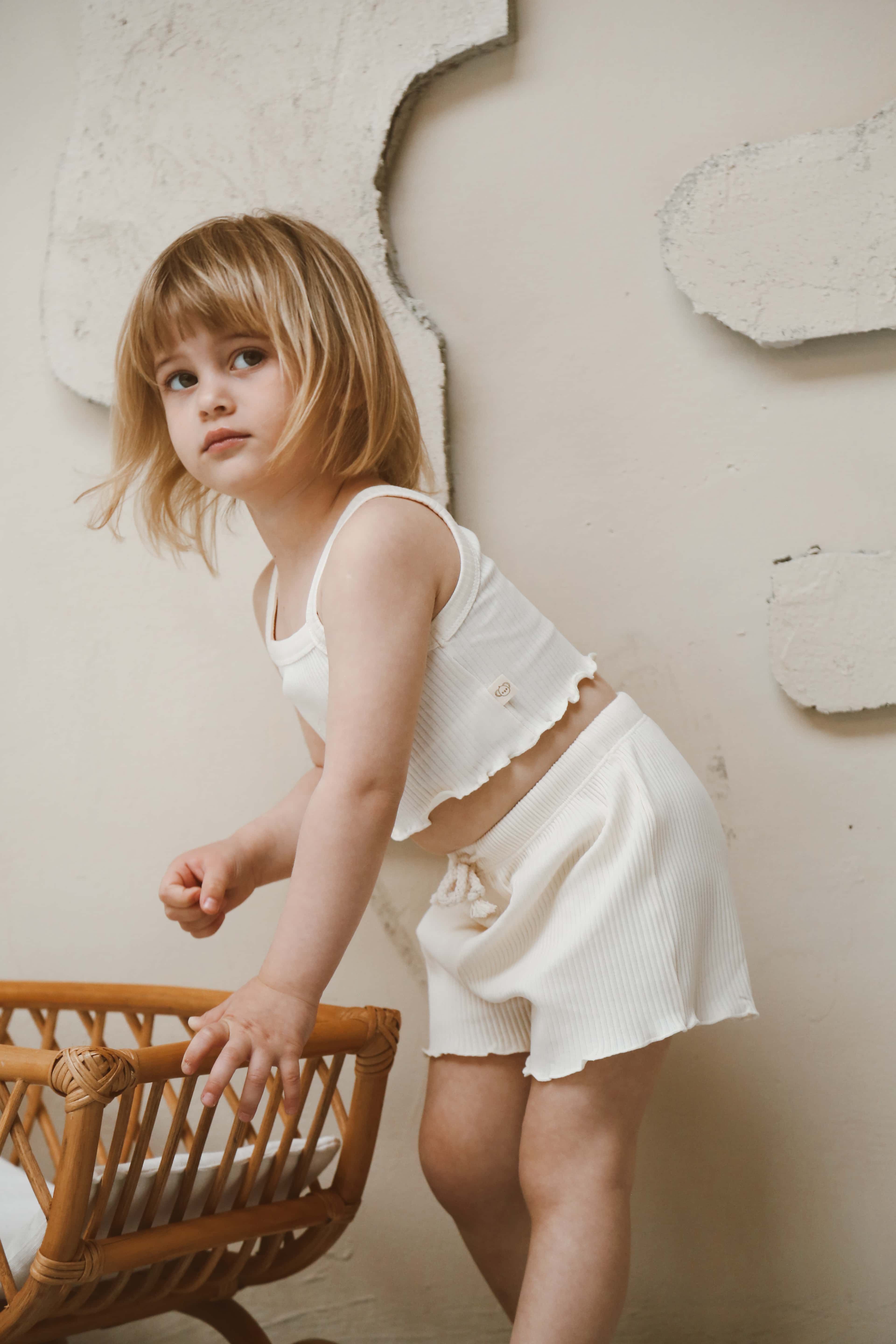 White Crop-short Set