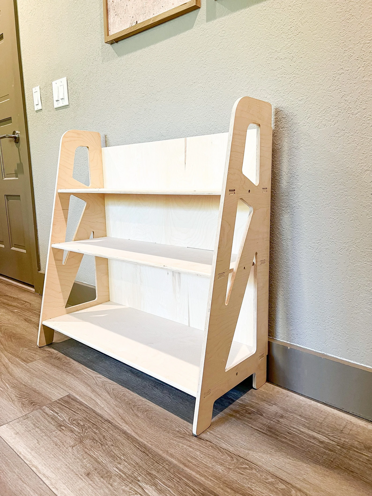 Sienna- Toy Shelf