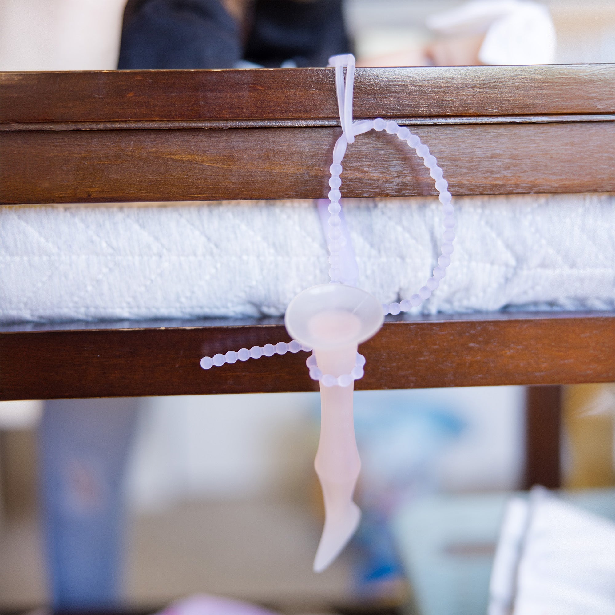 Adjustable Silicone Strap For Keeping Toys Off The Floor