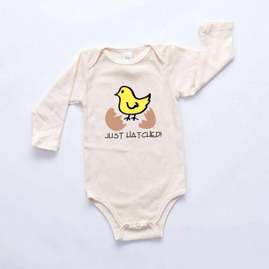 Just Hatched Organic Cotton Long Sleeve Romper & Hat Gift Set