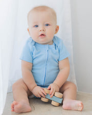 Short Sleeve Zipper Bodysuit In Sky, 6-9m