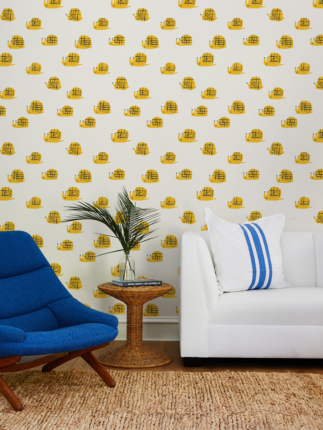 'snails' Wallpaper By Tea Collection - Ivory