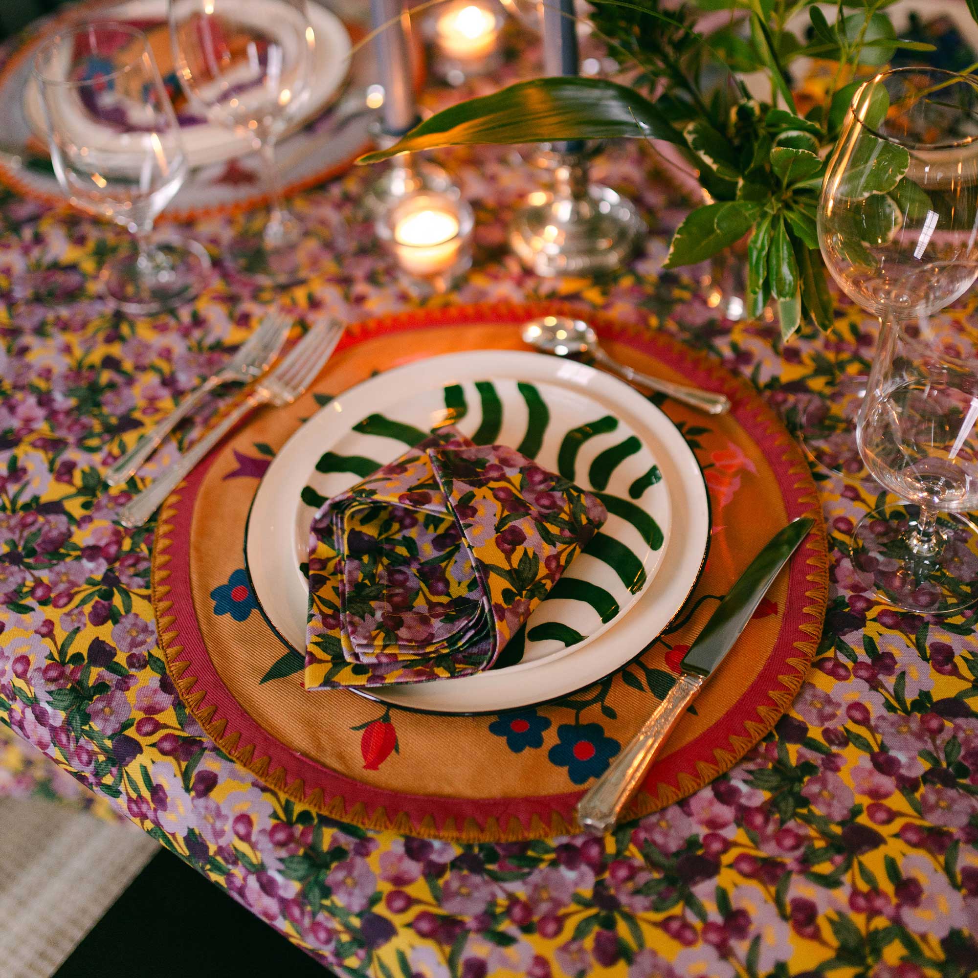 6 Napkins Romance Is Dead Yellow