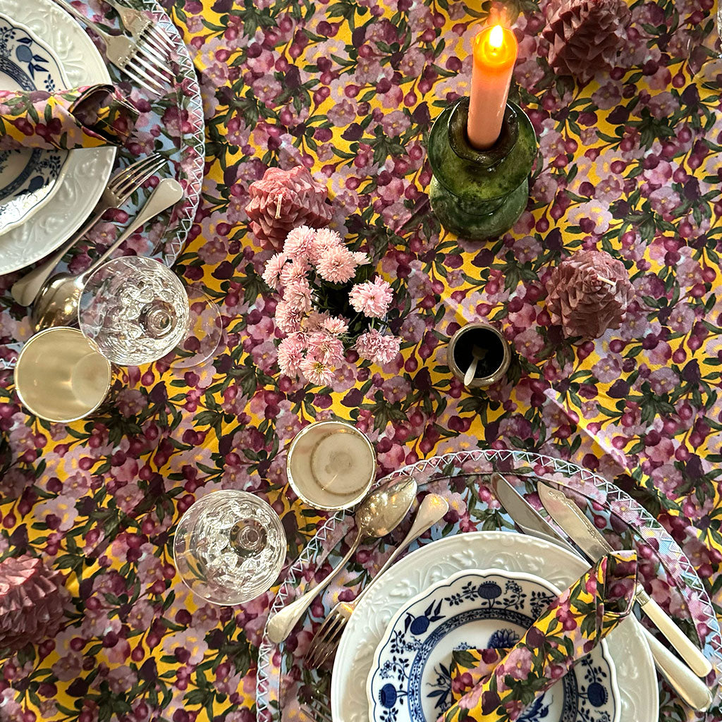 6 Napkins Romance Is Dead Yellow