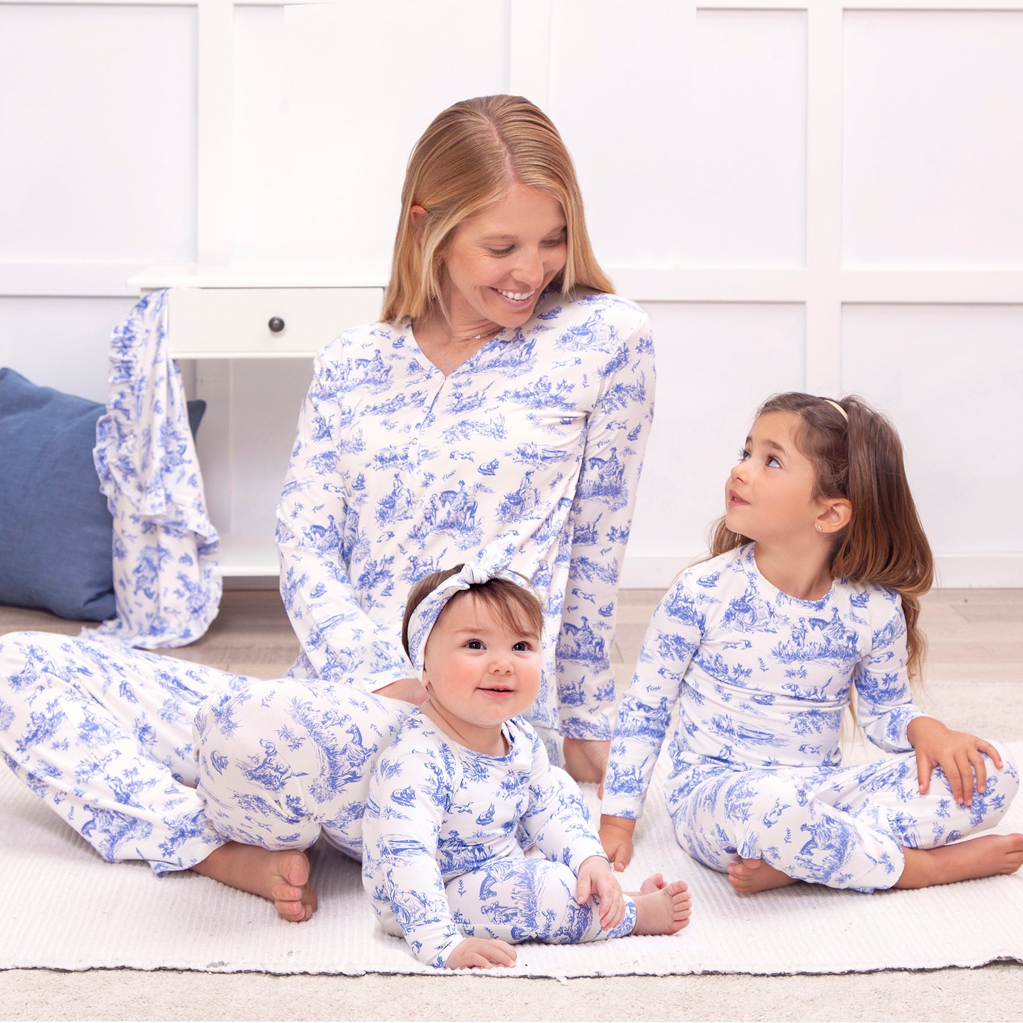 Toile De Jouy Bamboo Women's Pajama Set