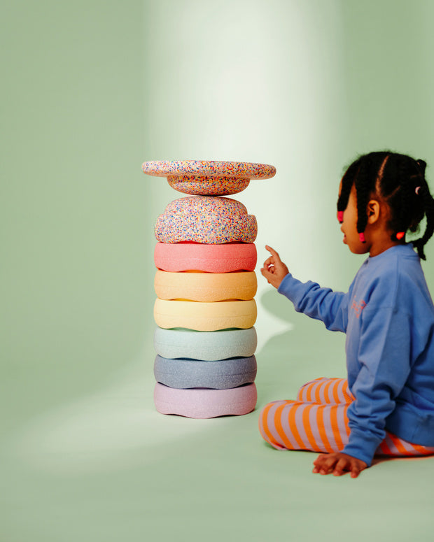 Stapelstein Complete Set – Rainbow Stacking Stones with Speckled Caps