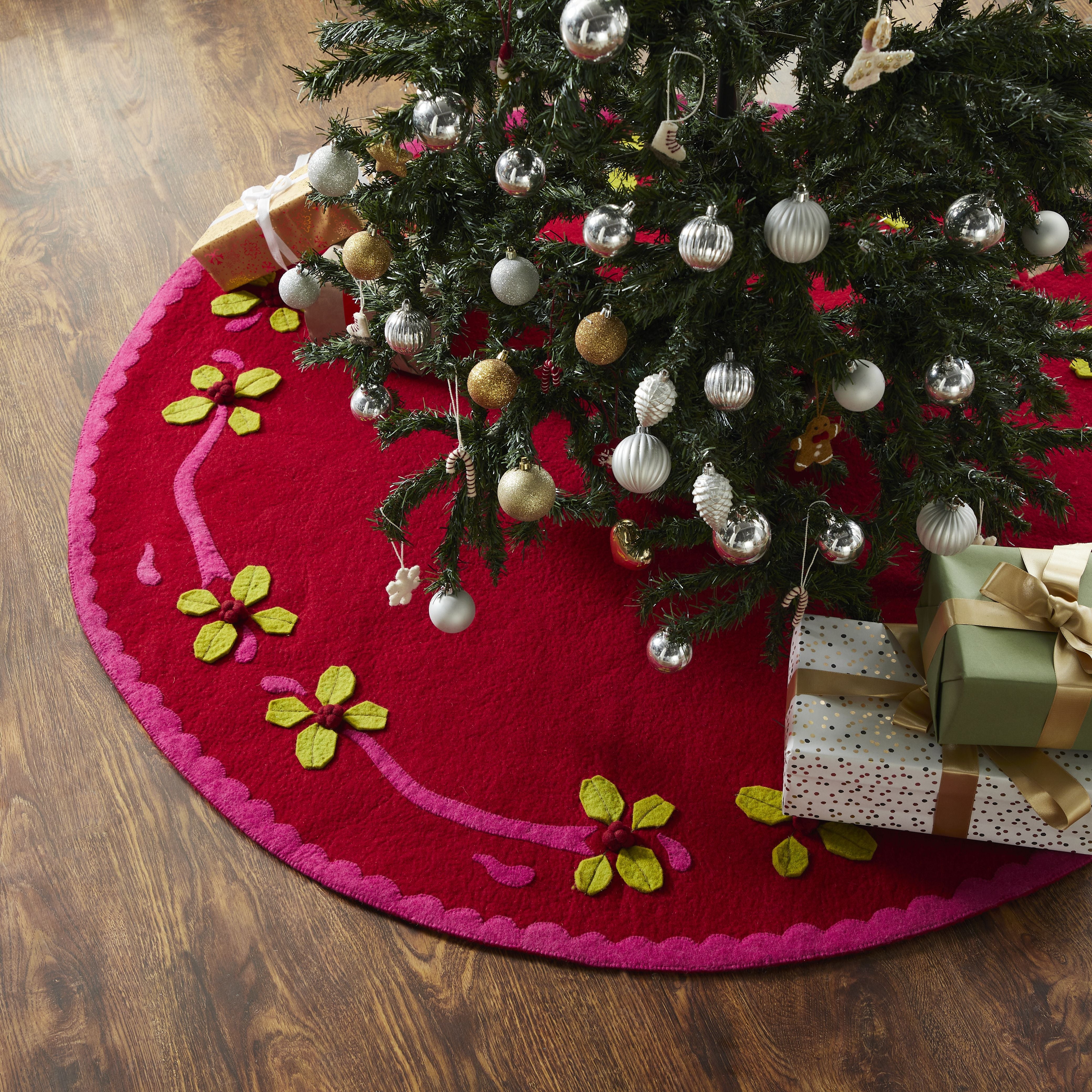 Handmade Christmas Tree Skirt In Felt - Berries On Red - 60"