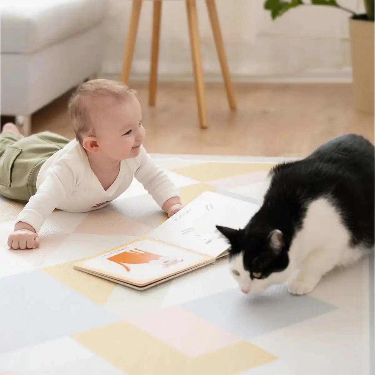 Tiny Land® Double-sided Baby Playmat Urban Zoo Adventure