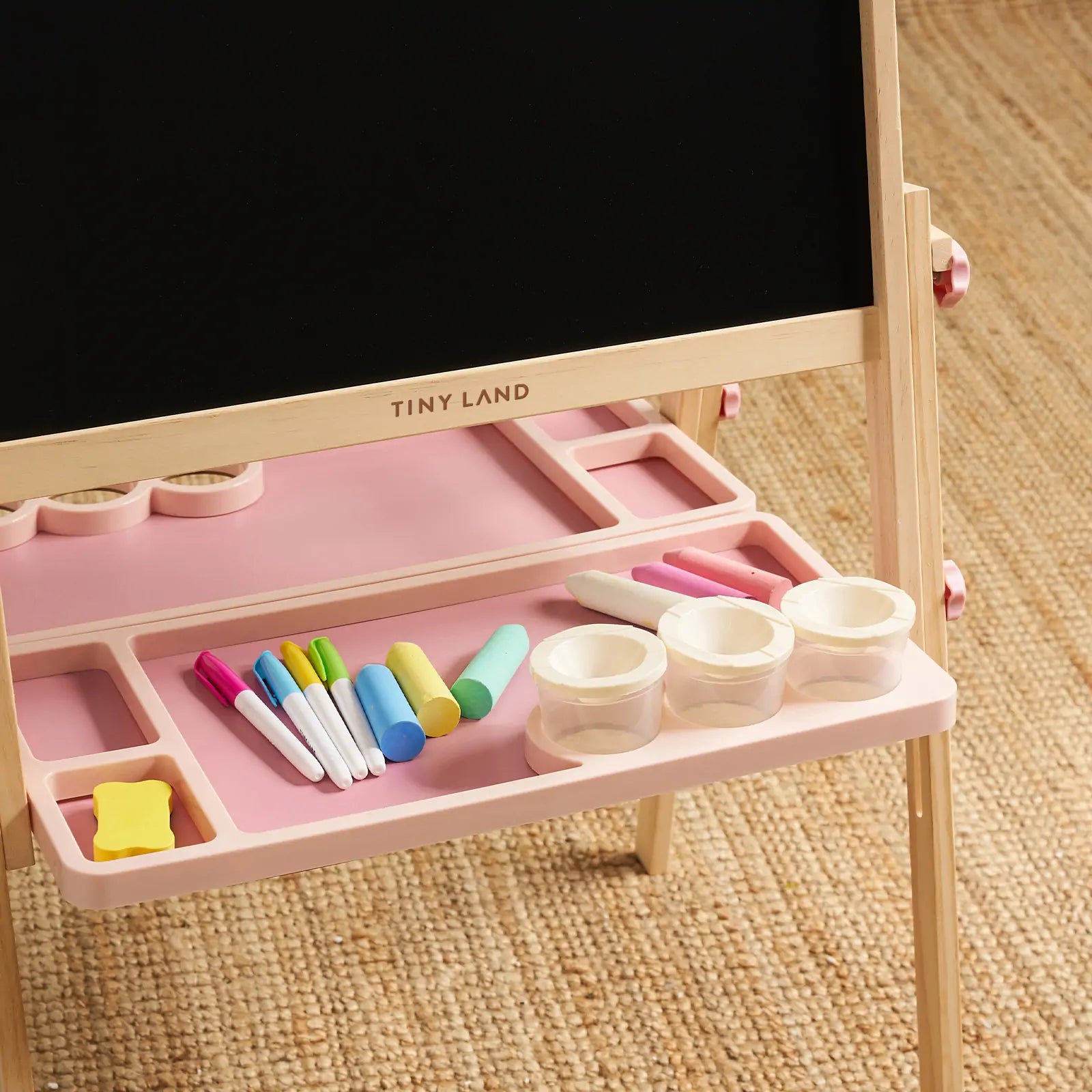 ® Pink Magnitales Easel & Paper Roll Set