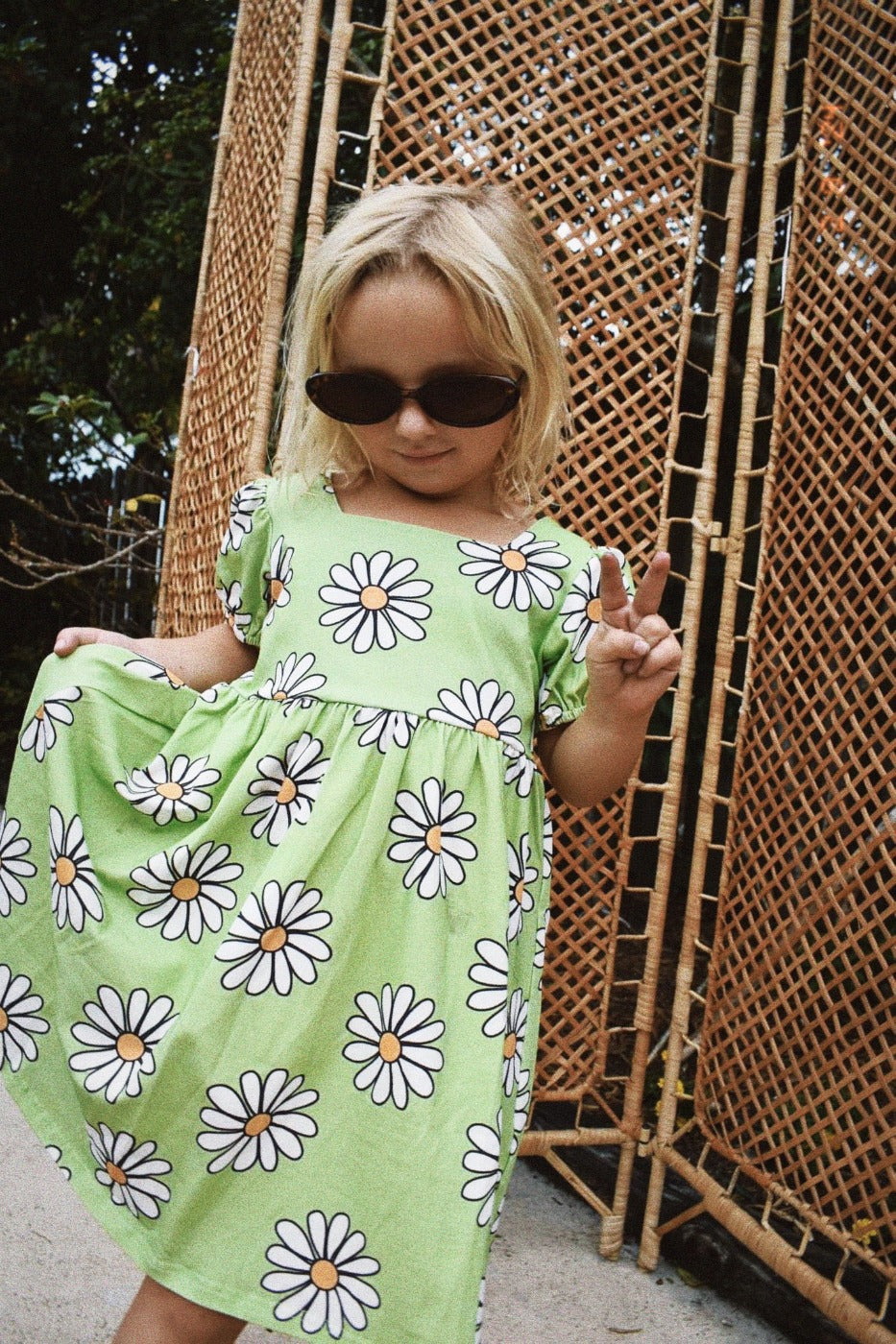 Green Daisy Girls Dress For Spring And Summer