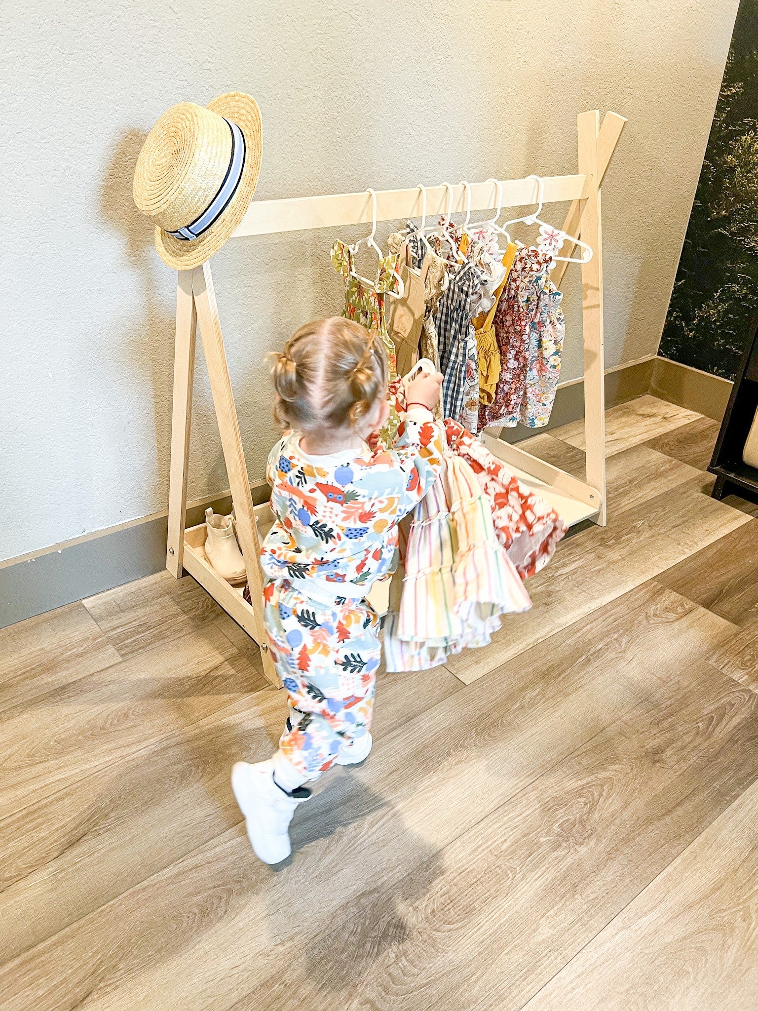 Tilly- Clothing Rack