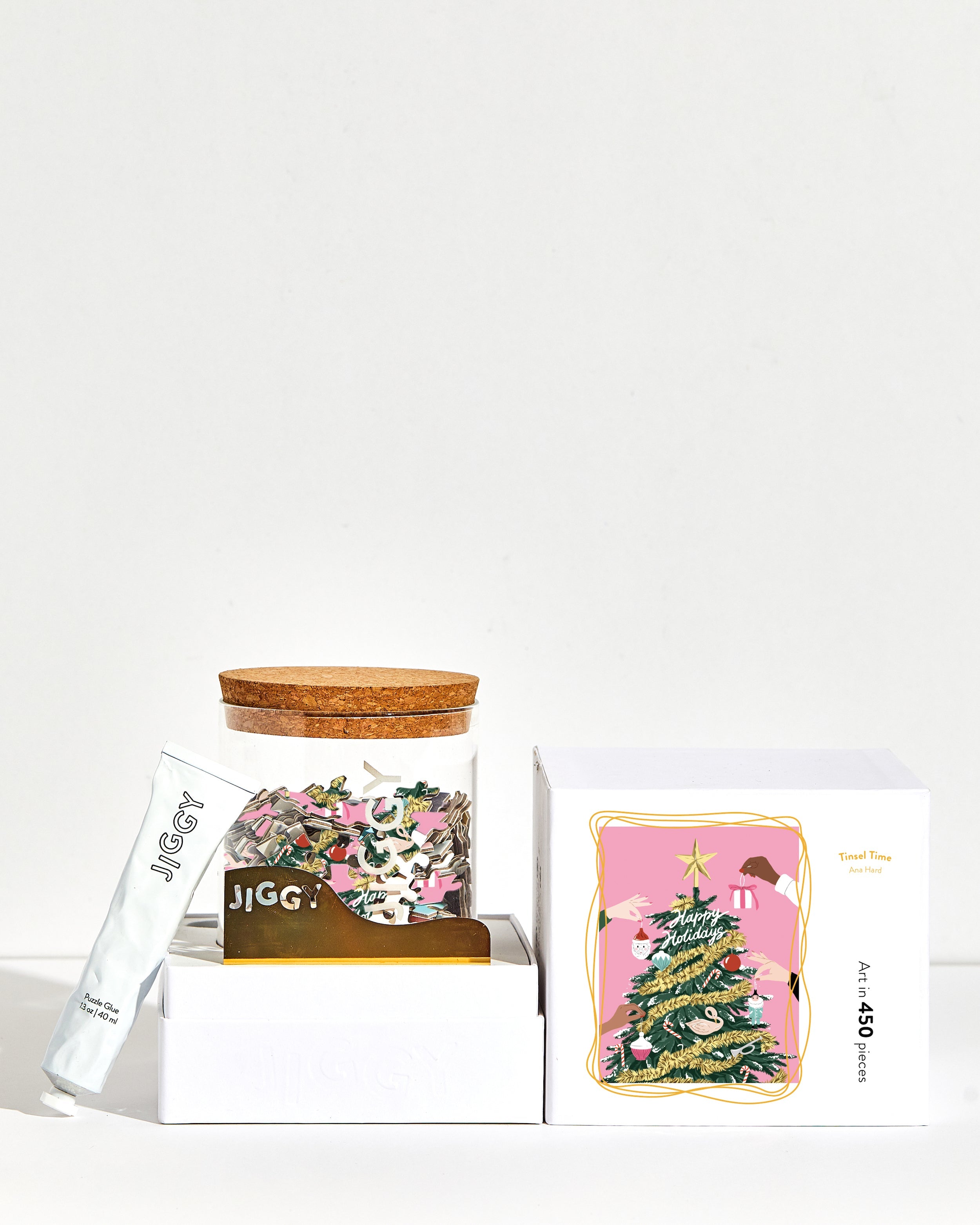 Tinsel Time, Ana Hard