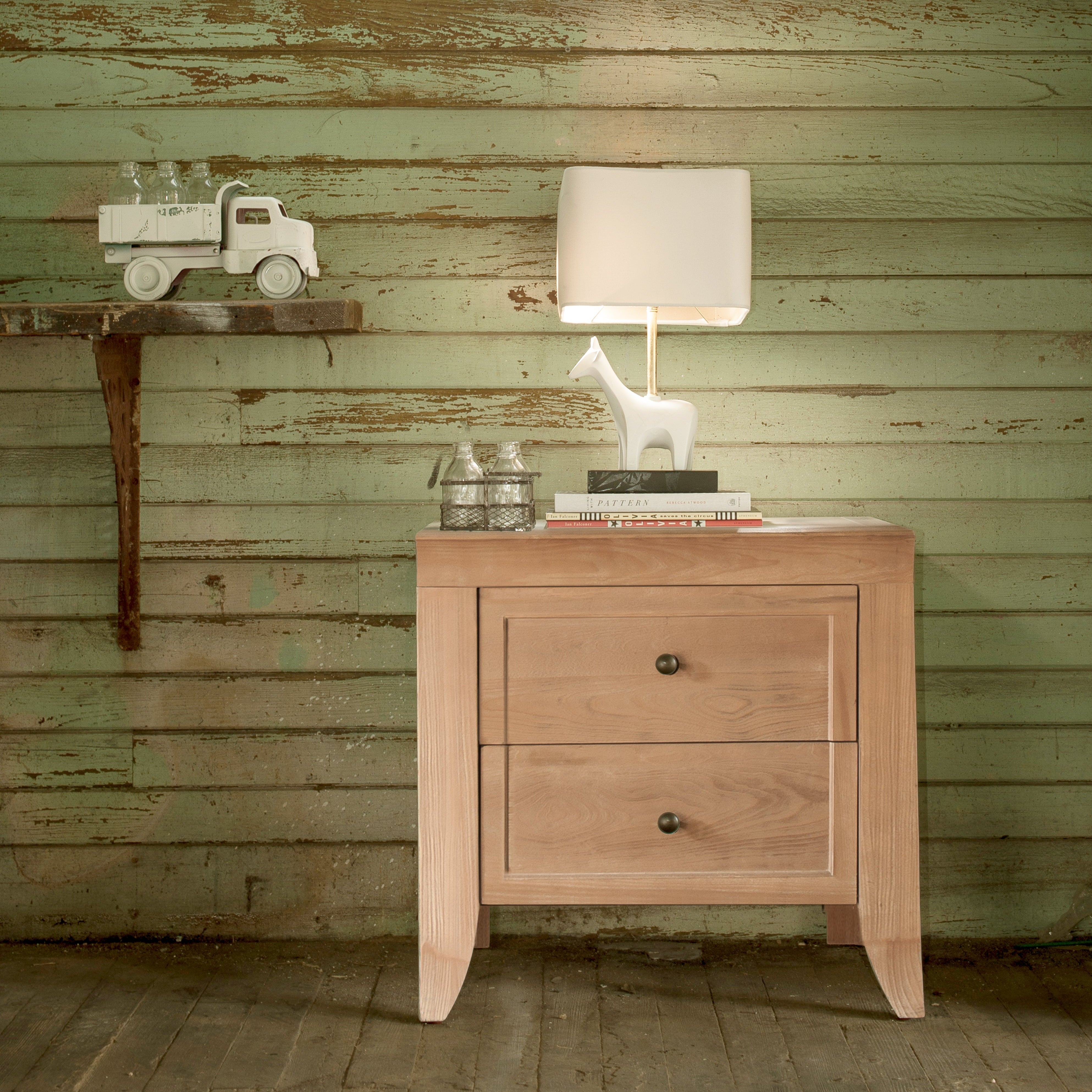 Cameo 2-drawer Nightstand