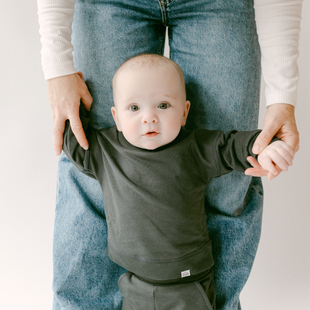 Leisure Sweat Set In Dark Gray